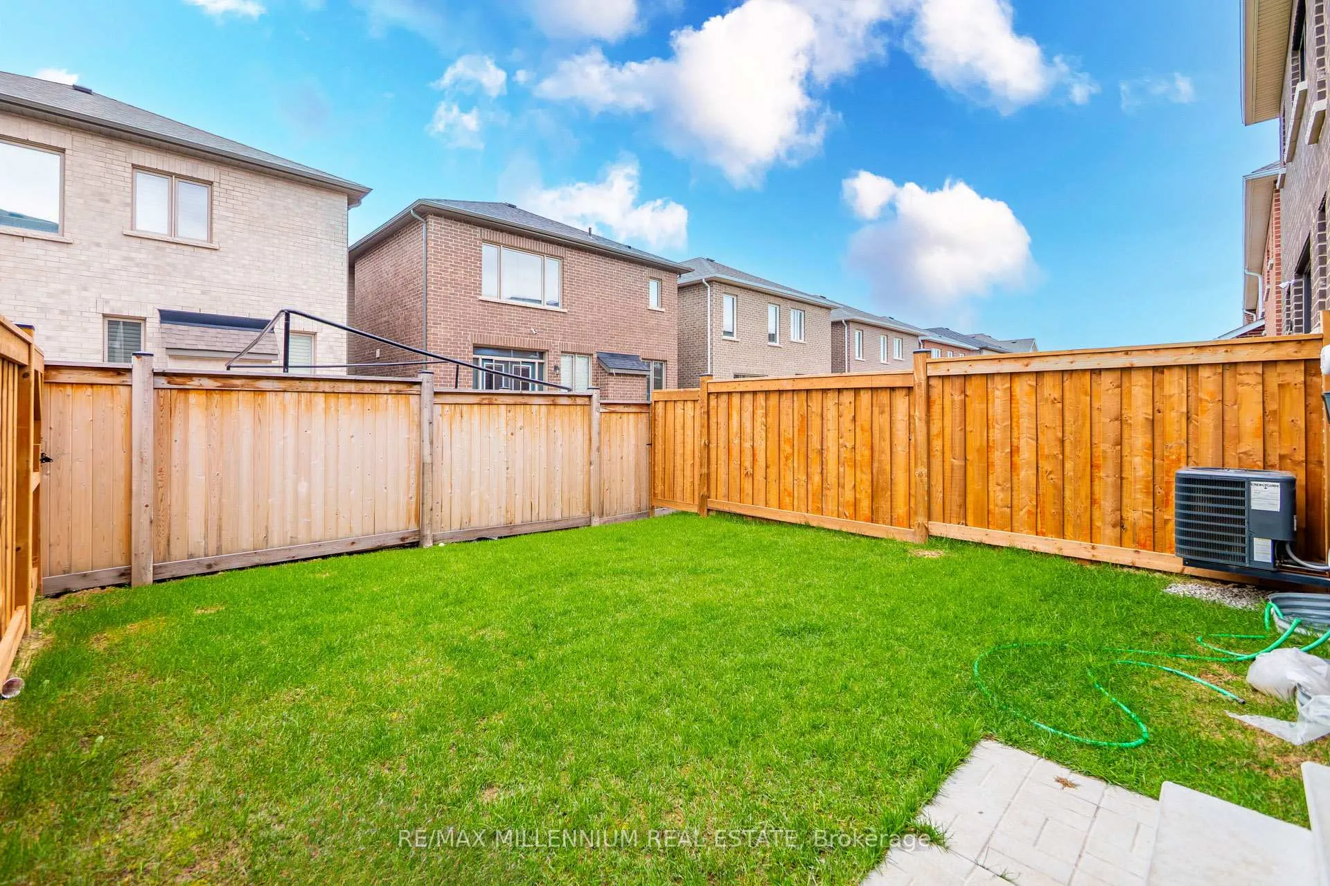 Photo 47 of 1576 Moira Crescent, Milton, Bowes — HOMEH