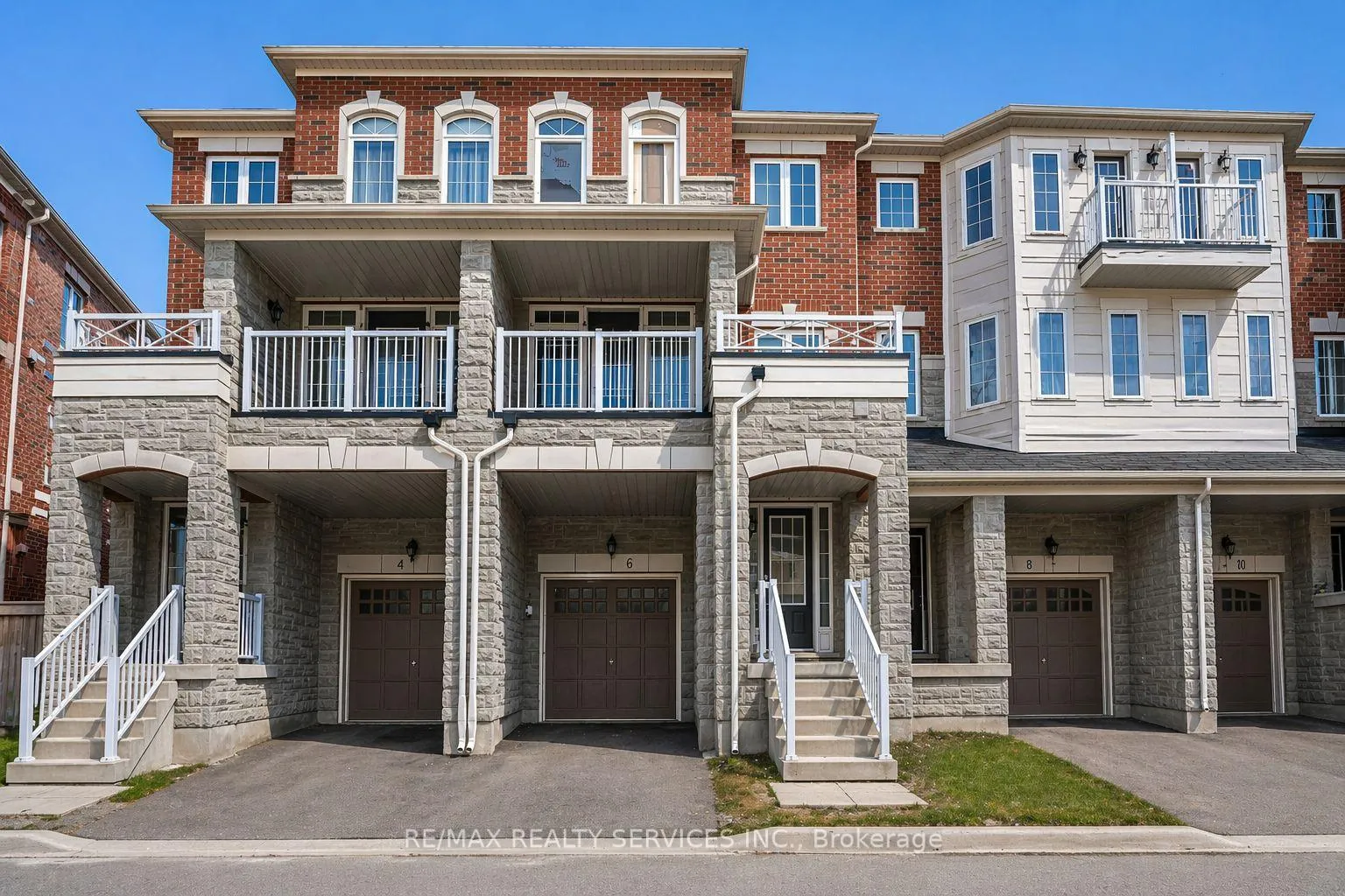 Photo 2 of 6 Rabbit Run Way, Brampton, Heart Lake East — HOMEH