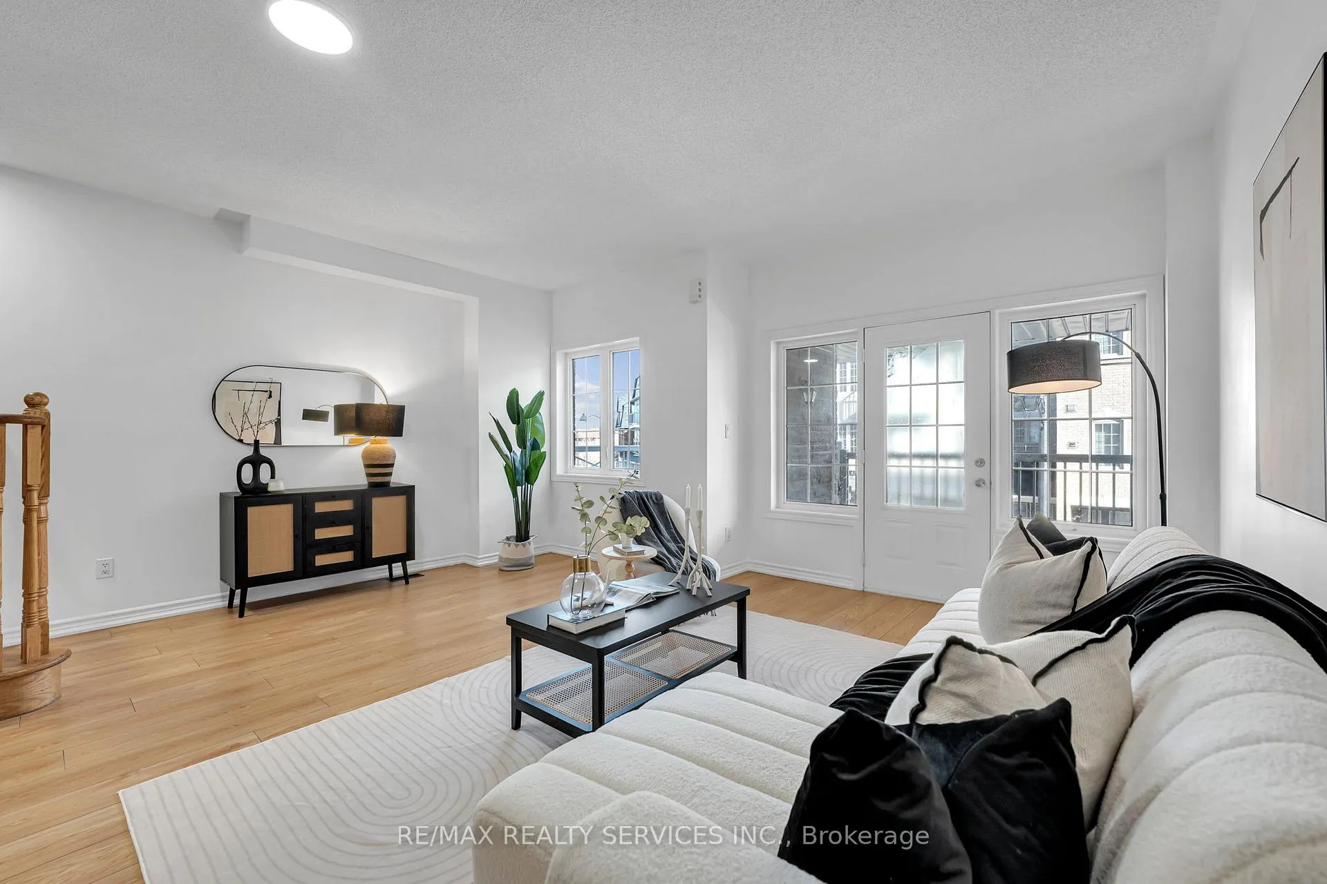 Photo 5 of 6 Rabbit Run Way, Brampton, Heart Lake East — HOMEH
