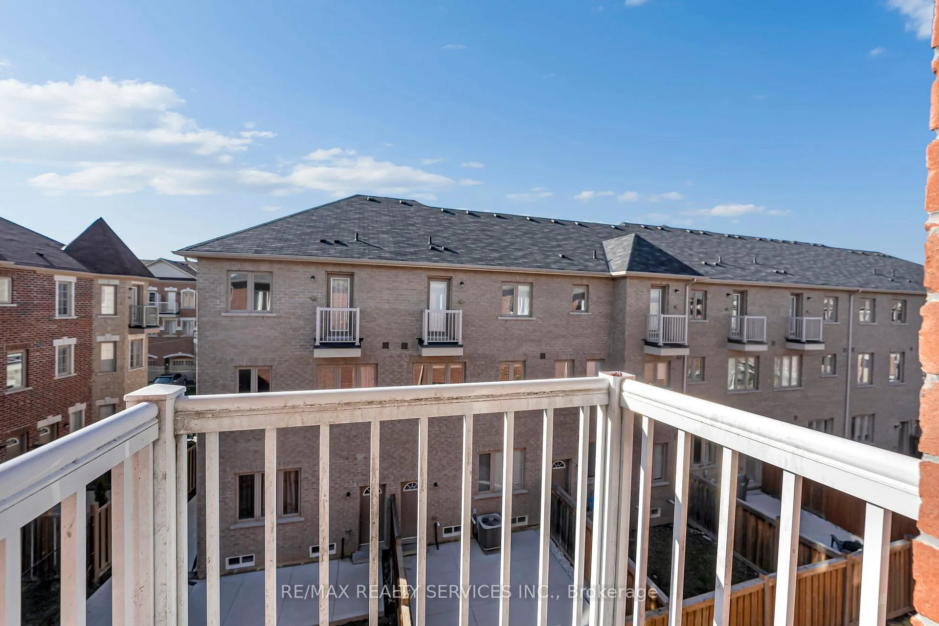 Photo 16 of 6 Rabbit Run Way, Brampton, Heart Lake East — HOMEH