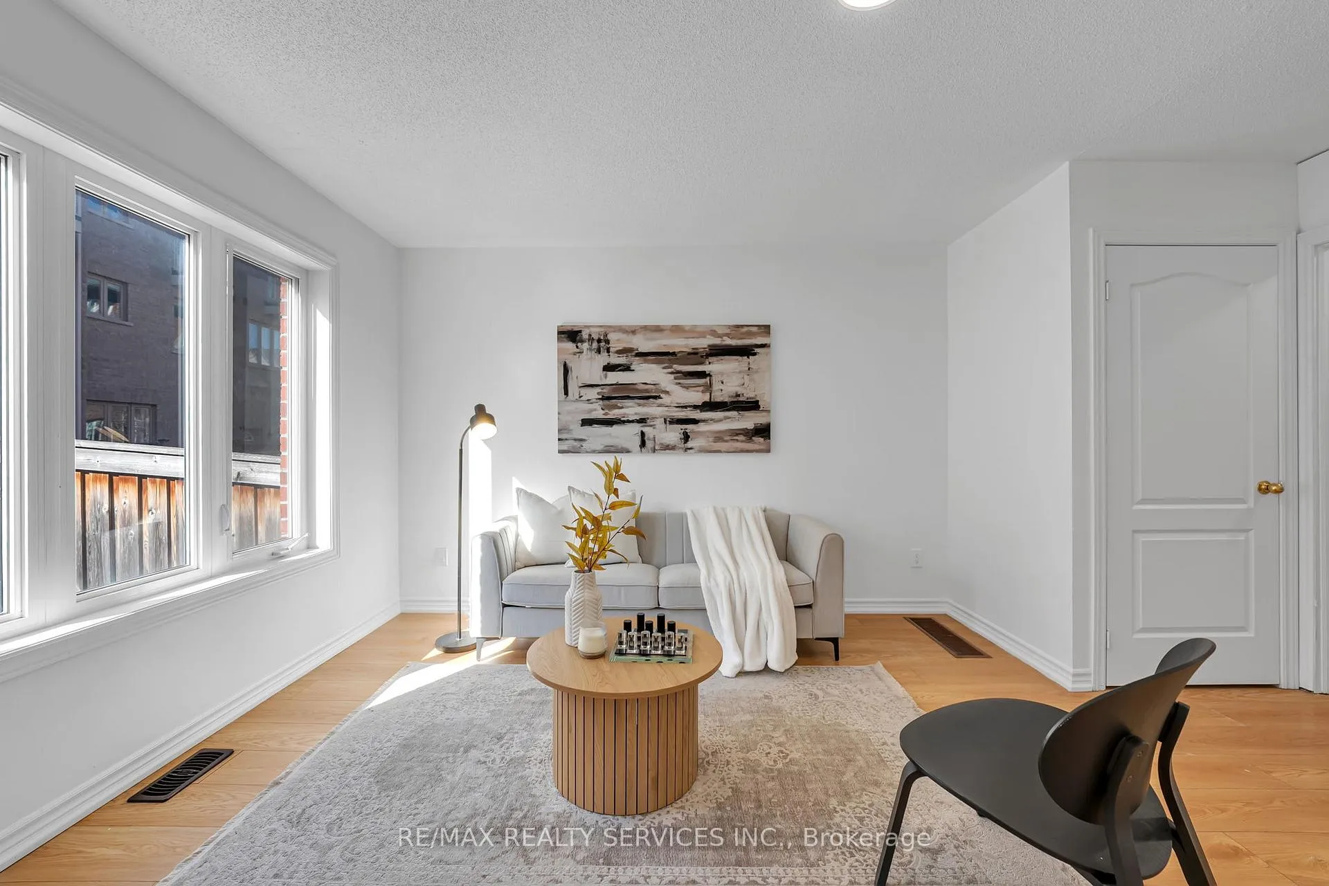 Photo 24 of 6 Rabbit Run Way, Brampton, Heart Lake East — HOMEH