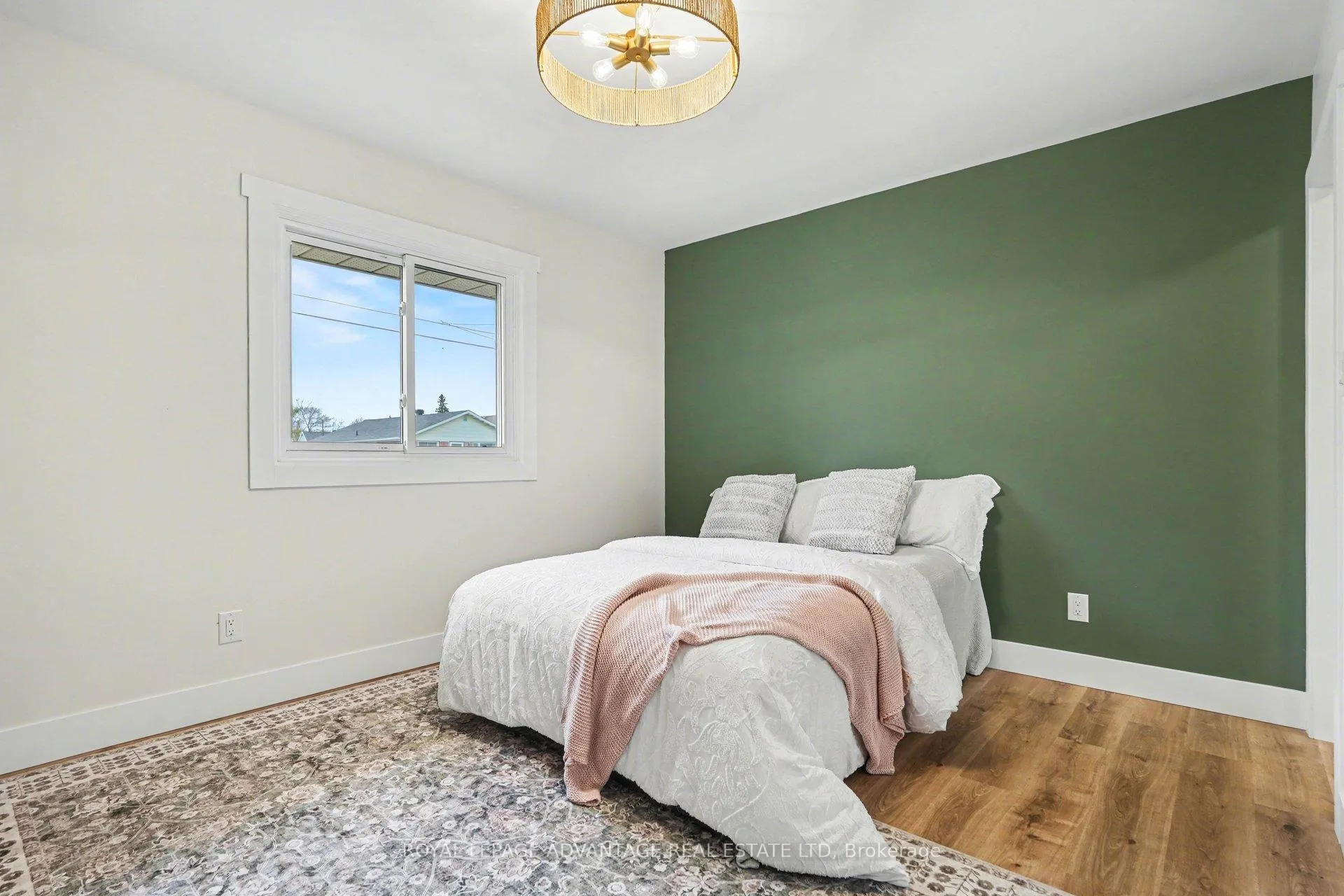 Photo 11 of 174 Carss Avenue, Smiths Falls — HOMEH