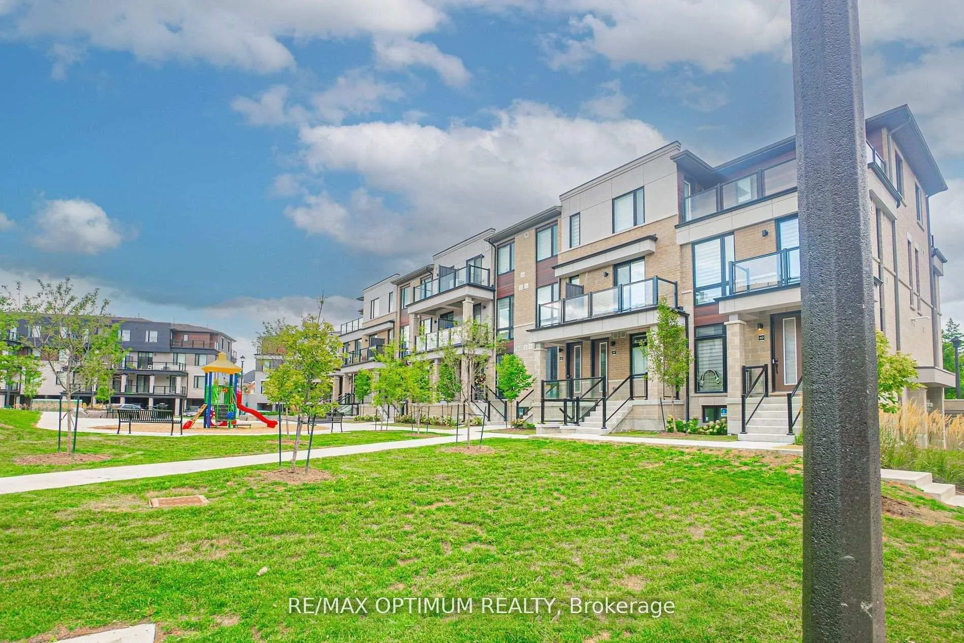 Photo 2 of Unit 46, 45 Knotsberry Circle, Brampton, Bram West — HOMEH
