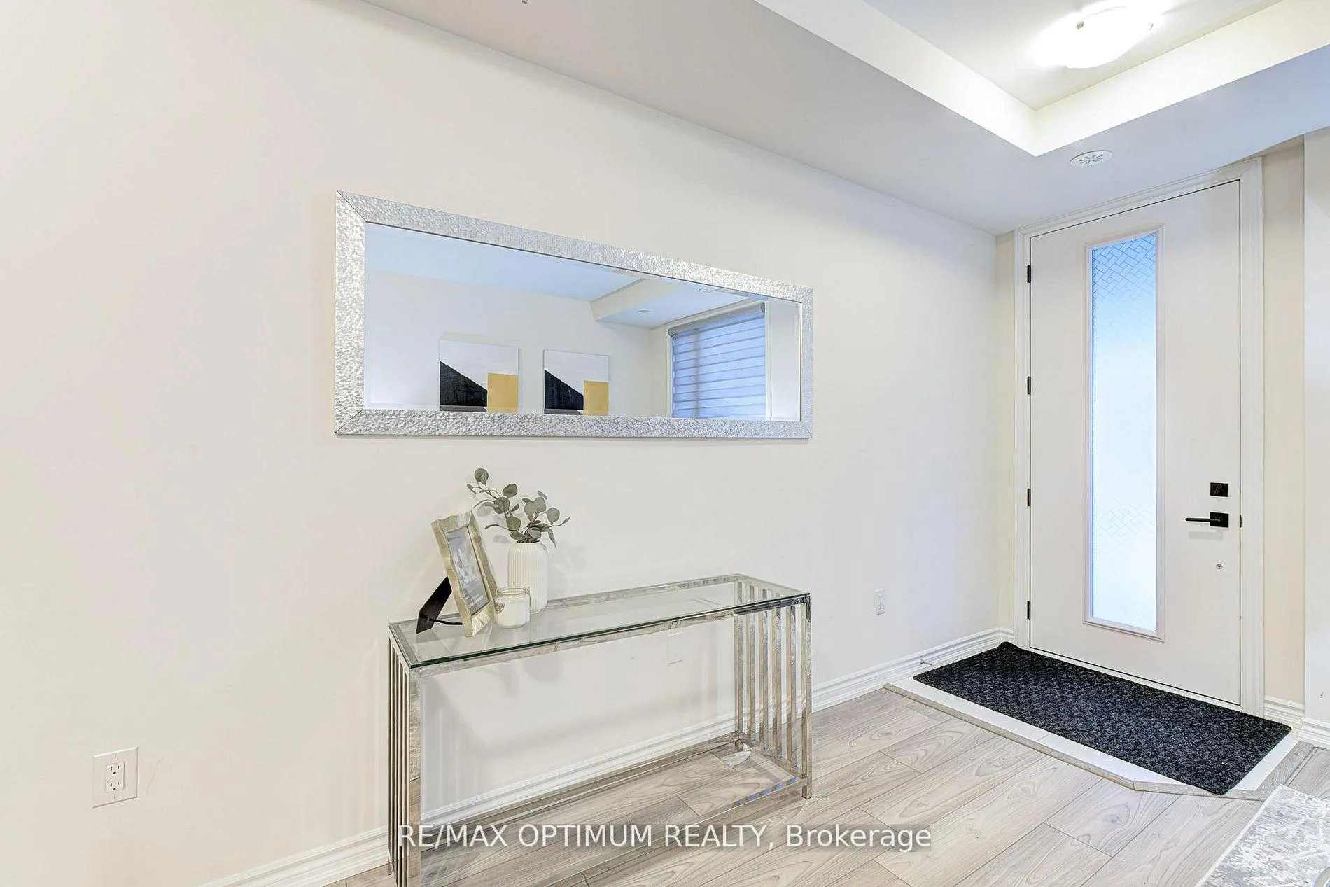 Photo 5 of Unit 46, 45 Knotsberry Circle, Brampton, Bram West — HOMEH