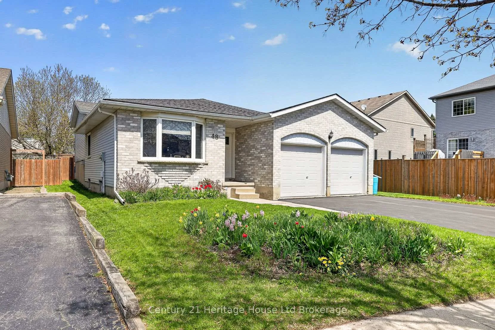 Photo 3 of 48 Tagge Street, Kitchener — HOMEH