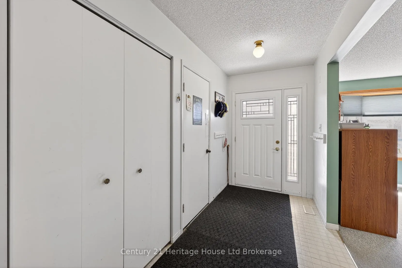 Photo 6 of 48 Tagge Street, Kitchener — HOMEH