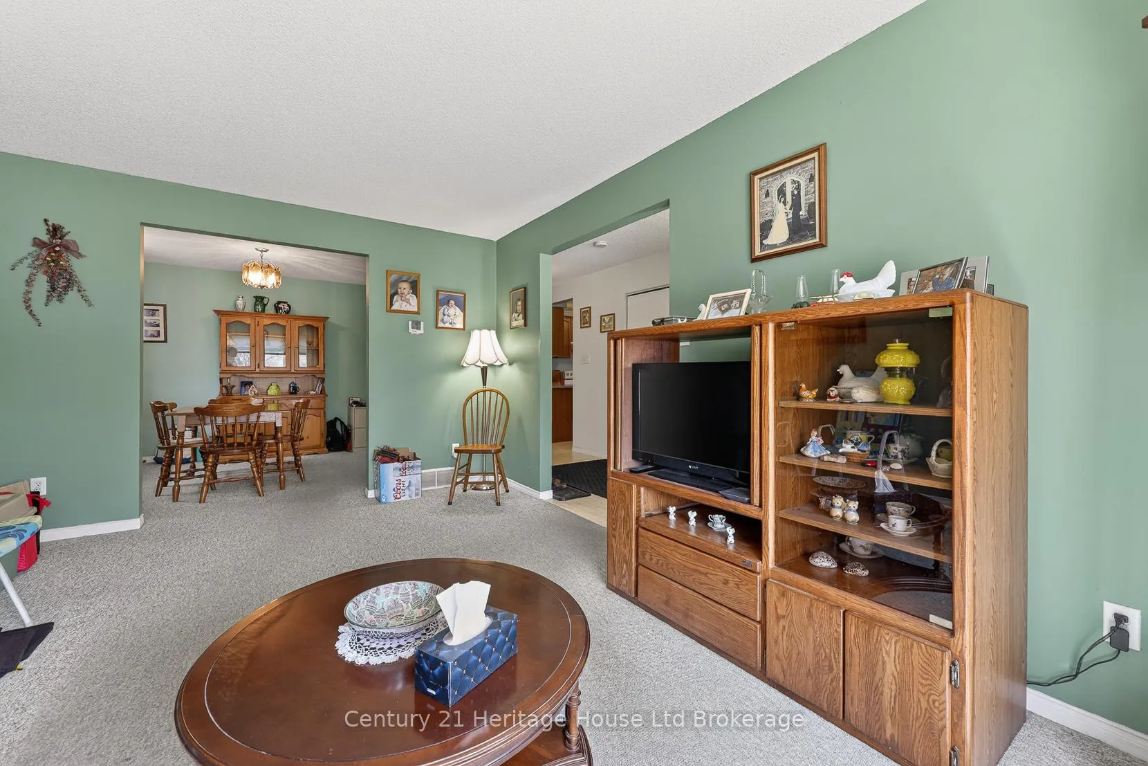 Photo 10 of 48 Tagge Street, Kitchener — HOMEH