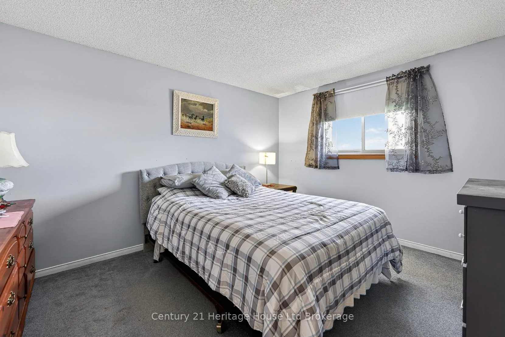 Photo 21 of 48 Tagge Street, Kitchener — HOMEH