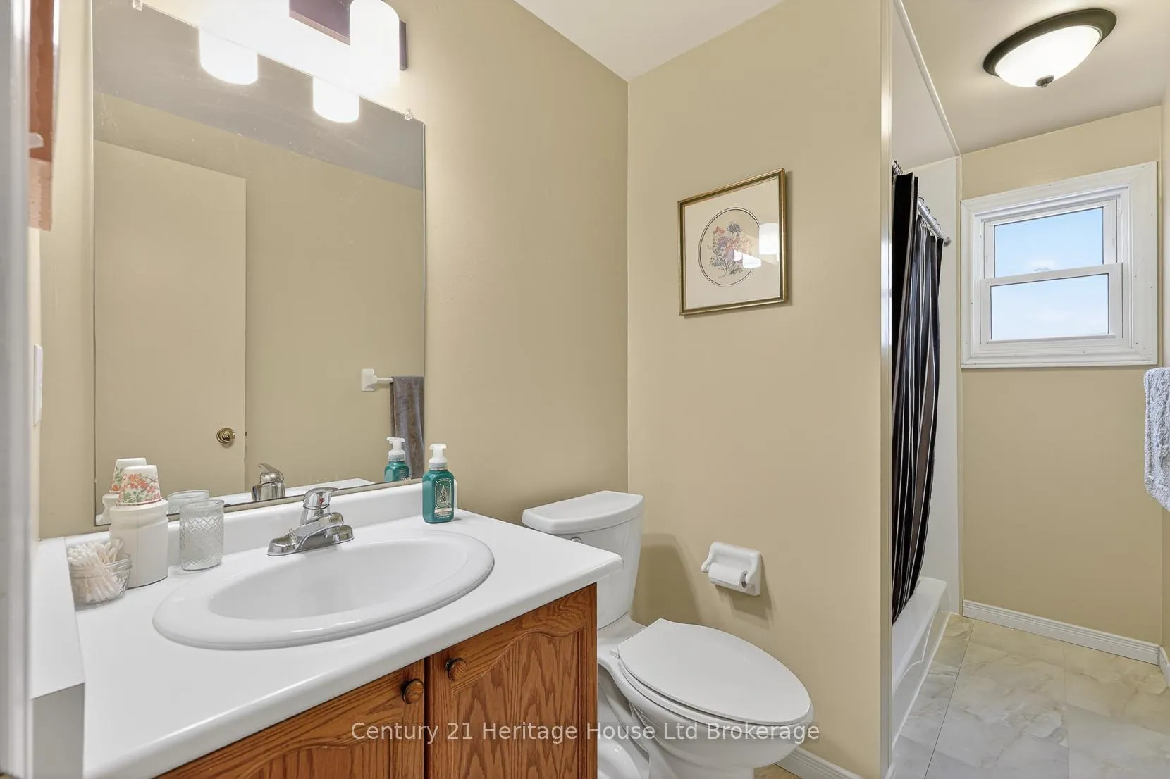 Photo 23 of 48 Tagge Street, Kitchener — HOMEH
