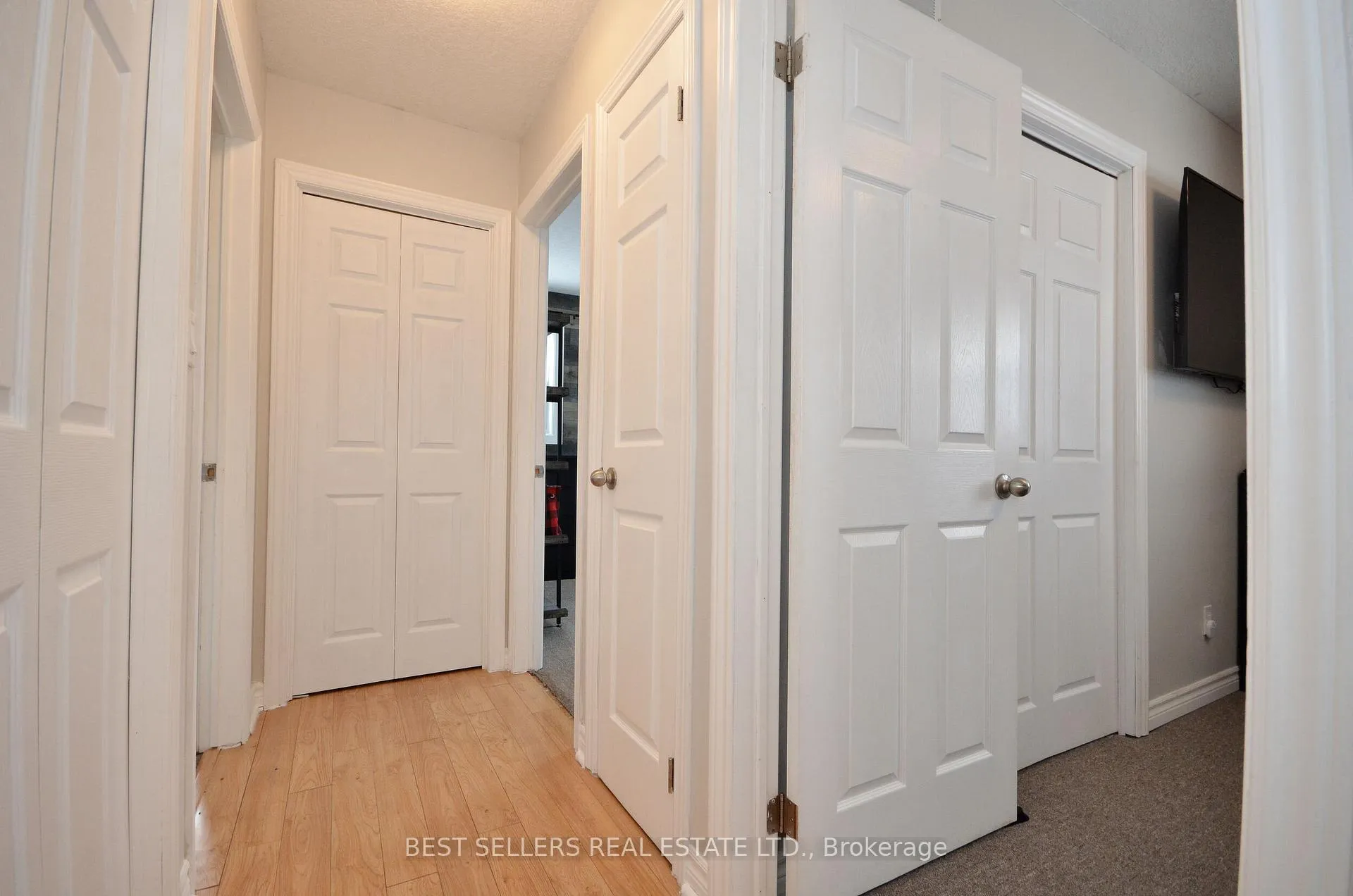 Photo 17 of 160 Elora Street W, Mapleton, Rural Mapleton — HOMEH