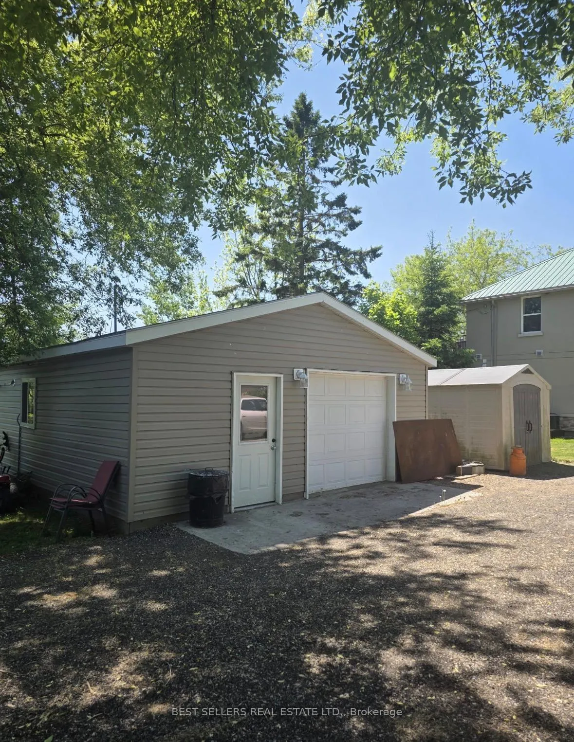 Photo 5 of 160 Elora Street W, Mapleton, Rural Mapleton — HOMEH