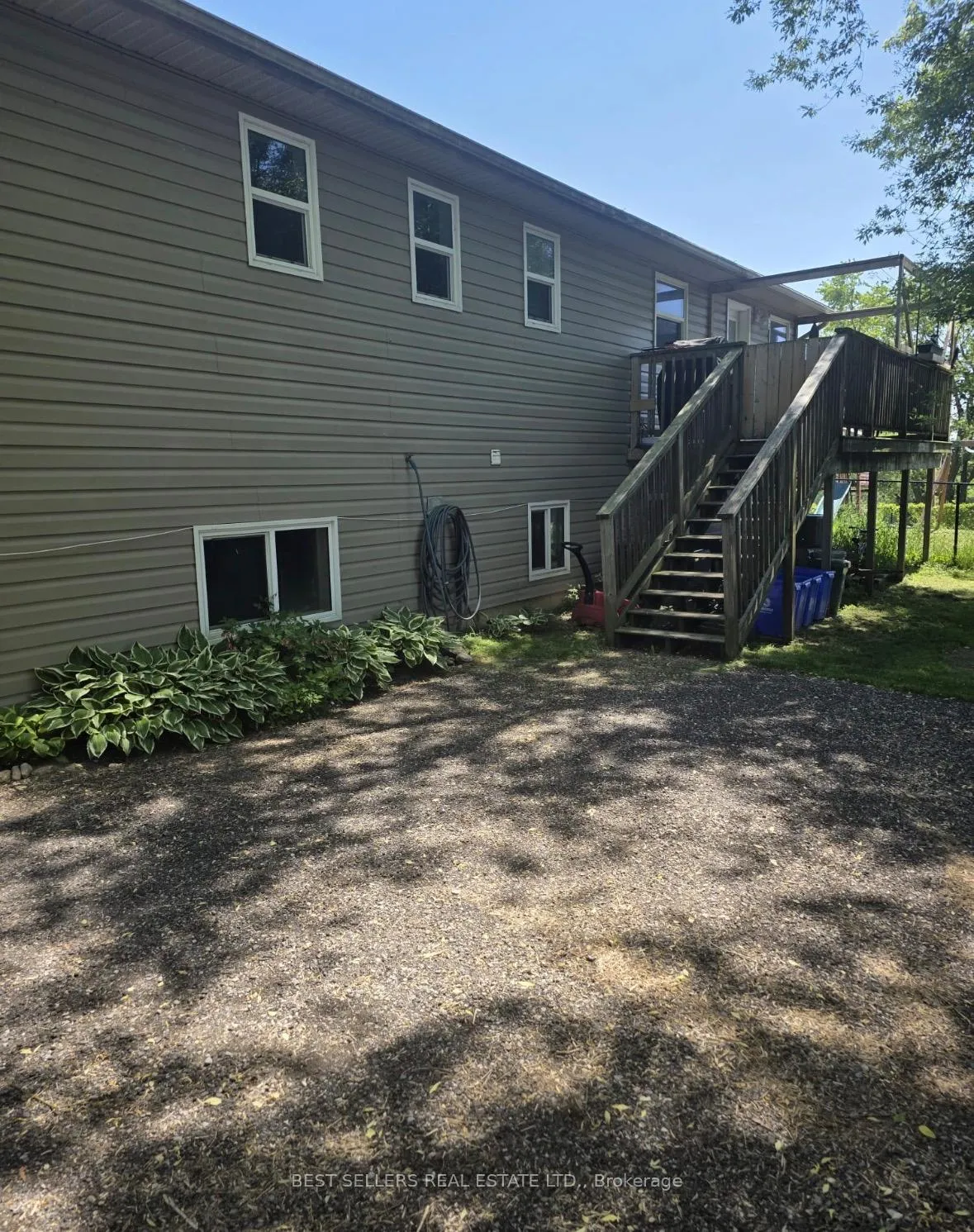 Photo 6 of 160 Elora Street W, Mapleton, Rural Mapleton — HOMEH