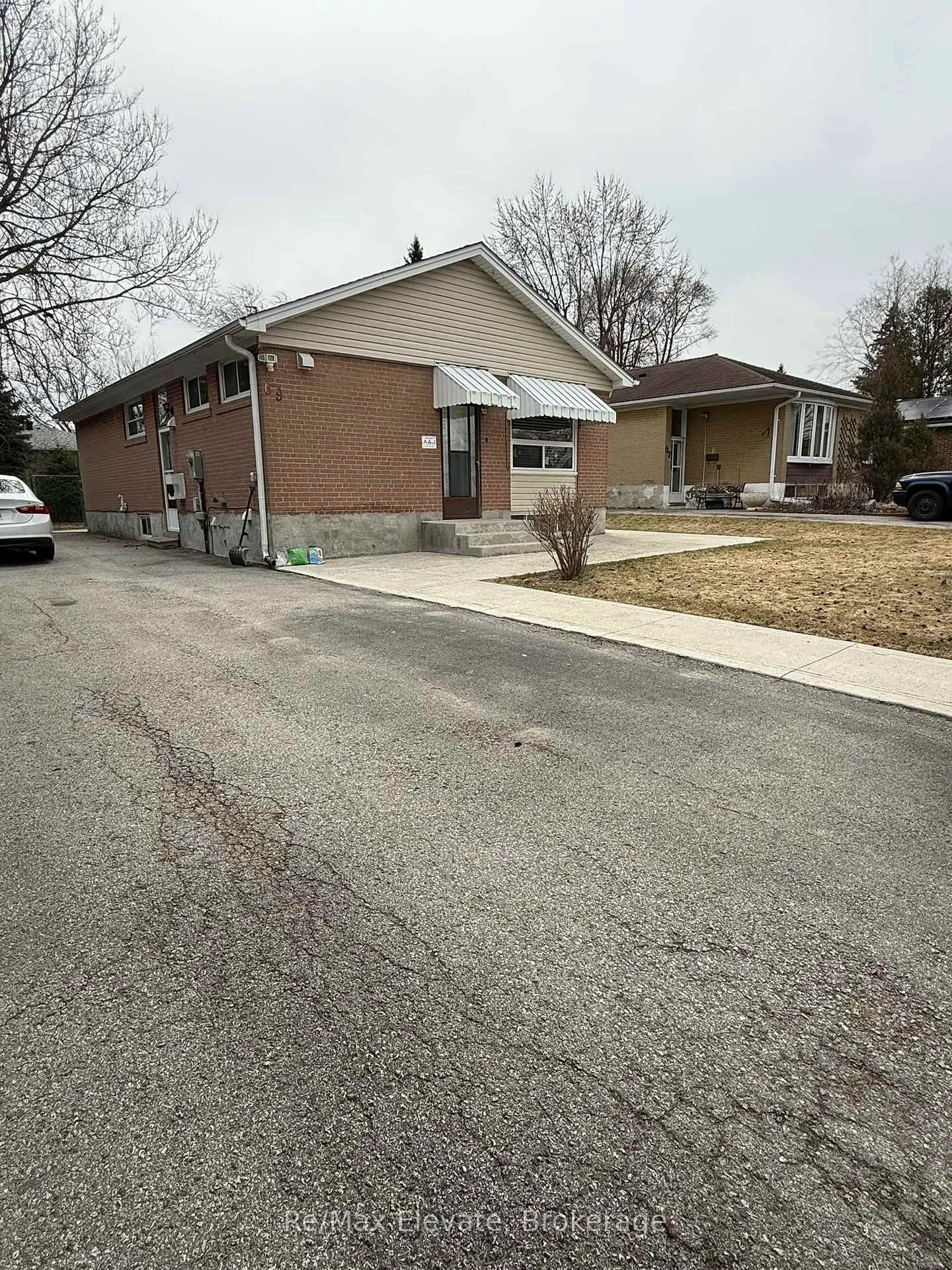 Photo 1 of 69 Epsom Downs Drive, Brampton, Southgate — HOMEH