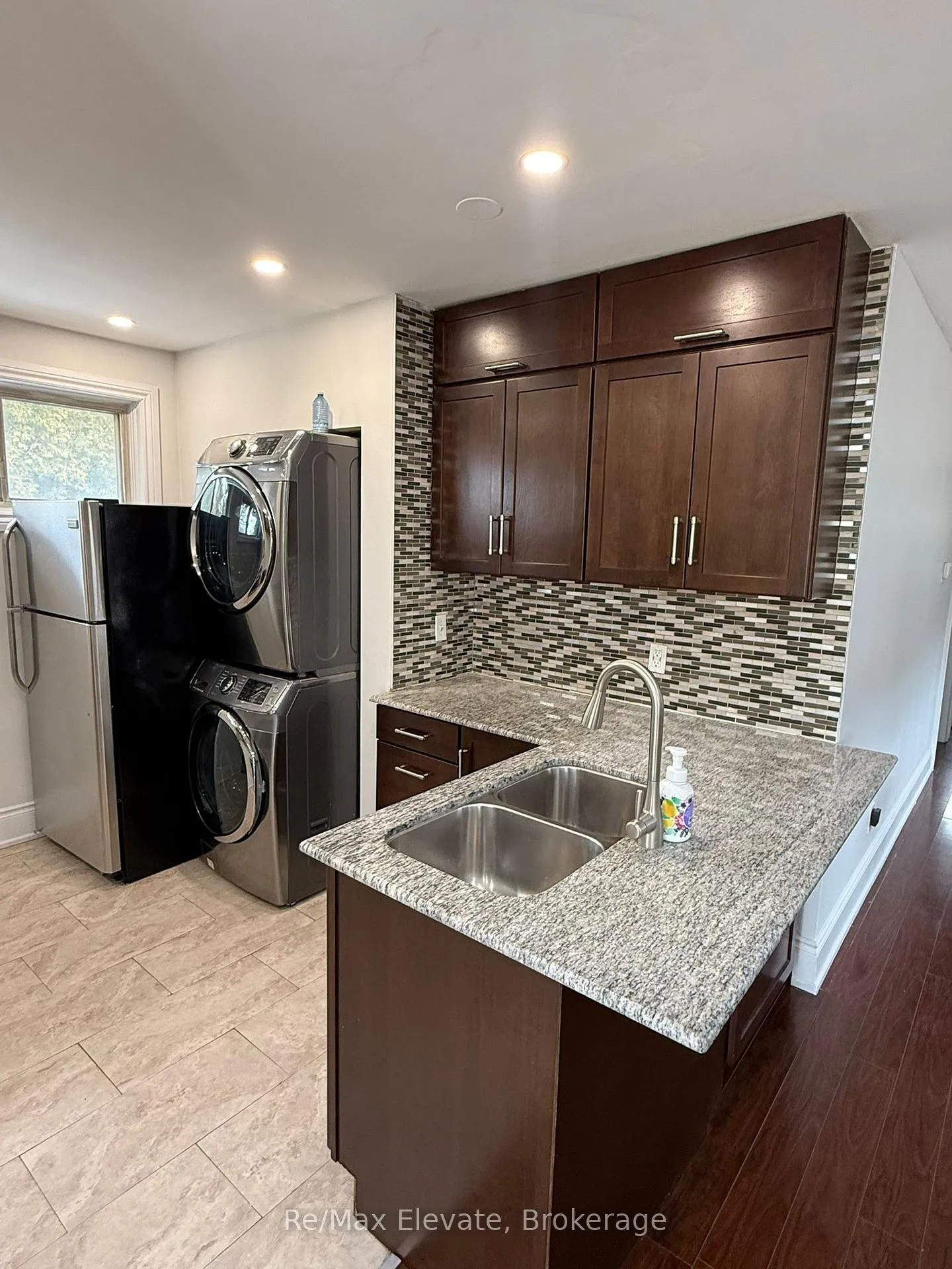 Photo 3 of 69 Epsom Downs Drive, Brampton, Southgate — HOMEH