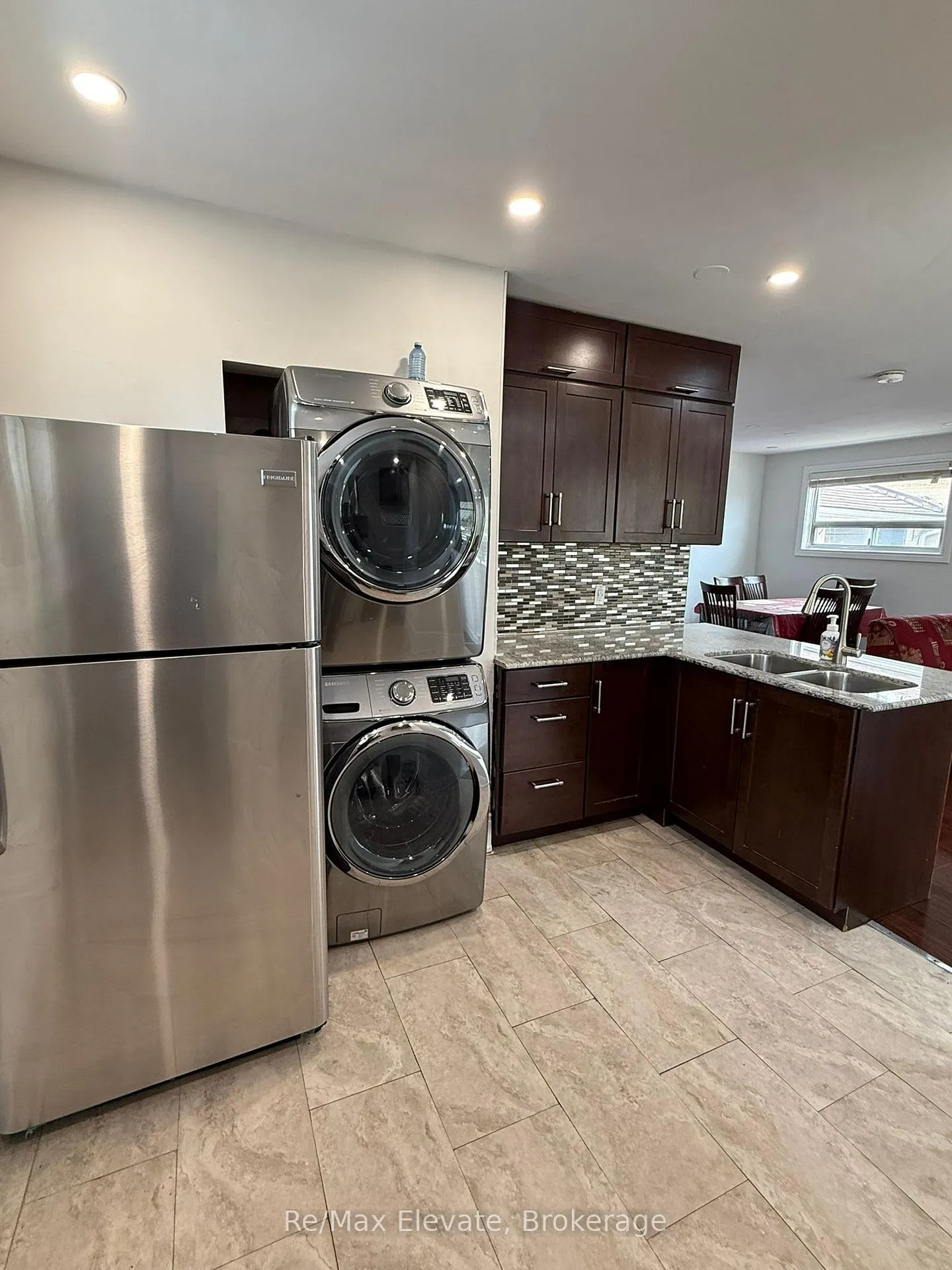 Photo 5 of 69 Epsom Downs Drive, Brampton, Southgate — HOMEH