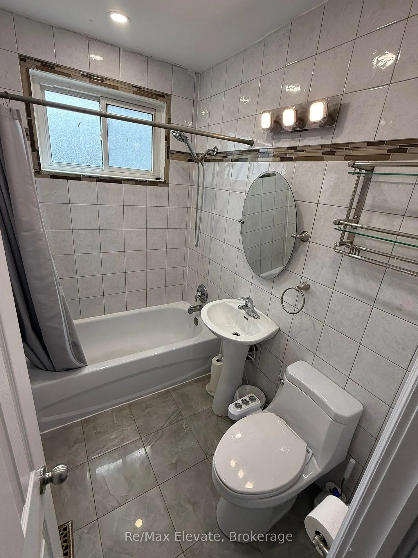Photo 7 of 69 Epsom Downs Drive, Brampton, Southgate — HOMEH