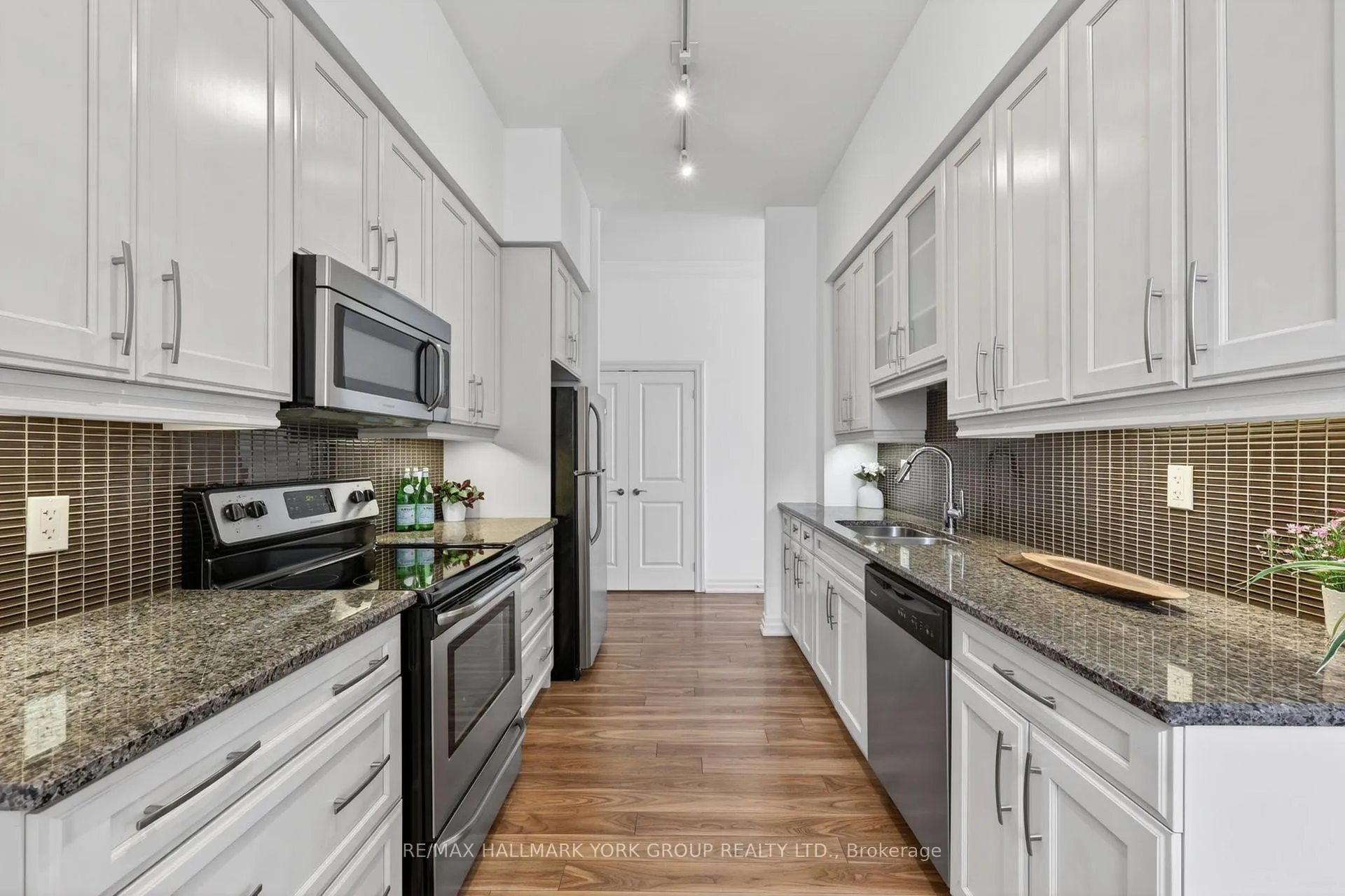 Photo 11 of Unit 109, 180 John Way, Aurora, Bayview Wellington — HOMEH