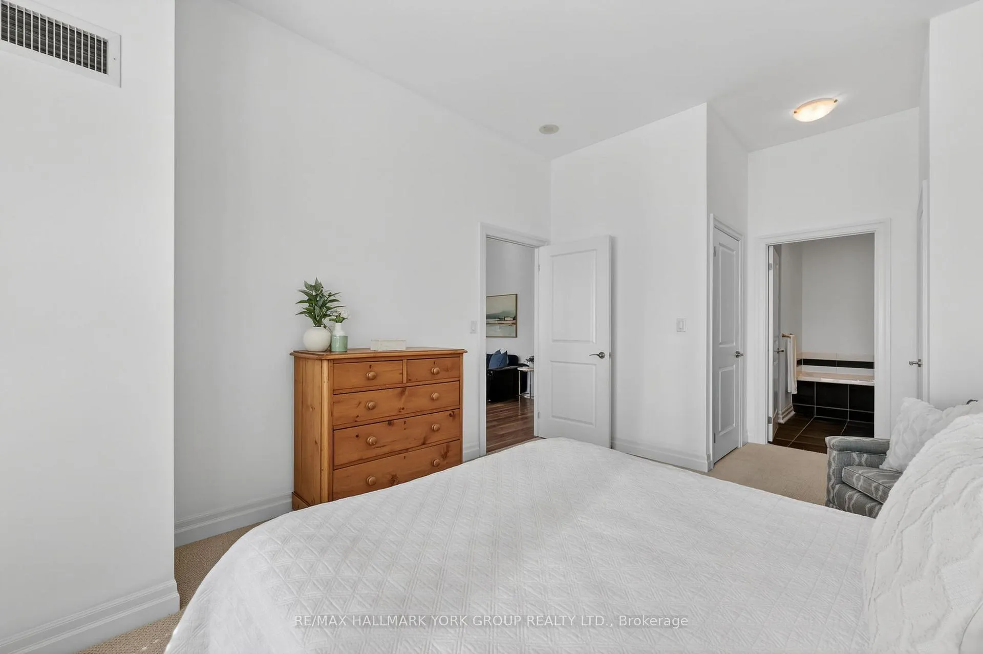 Photo 17 of Unit 109, 180 John Way, Aurora, Bayview Wellington — HOMEH
