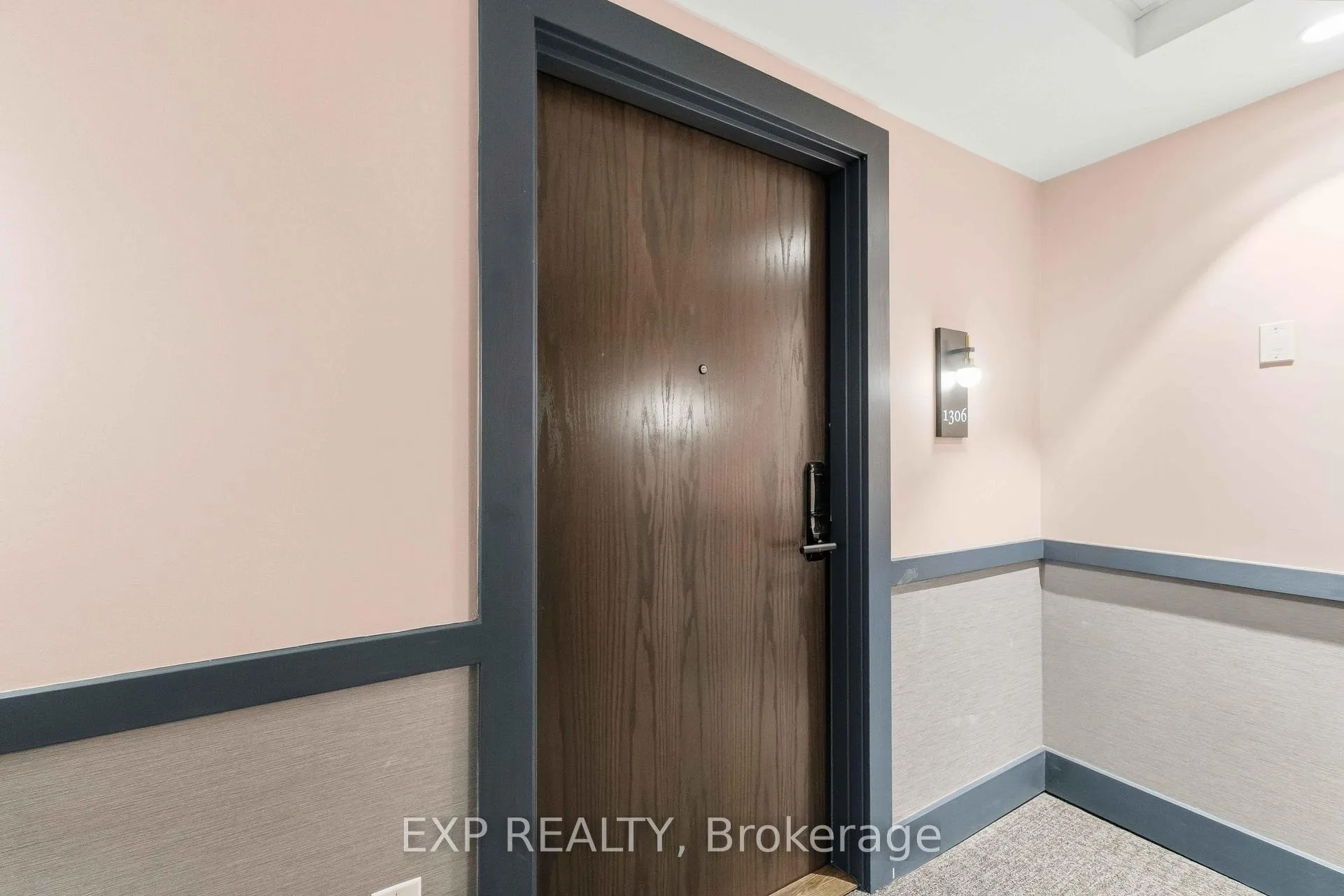 Photo 3 of Unit 1306, 2782 Barton Street E, Hamilton, Riverdale — HOMEH