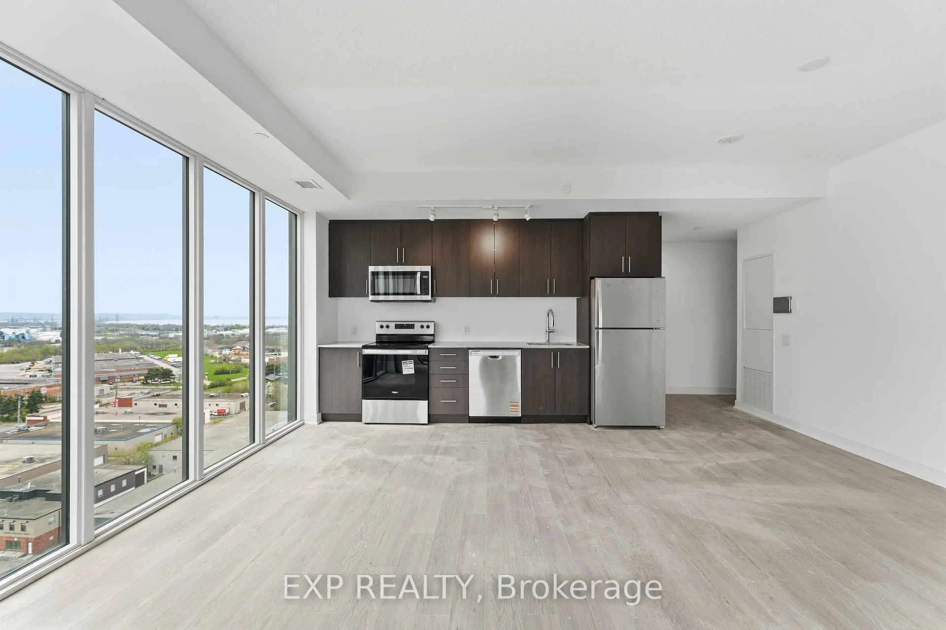 Photo 6 of Unit 1306, 2782 Barton Street E, Hamilton, Riverdale — HOMEH