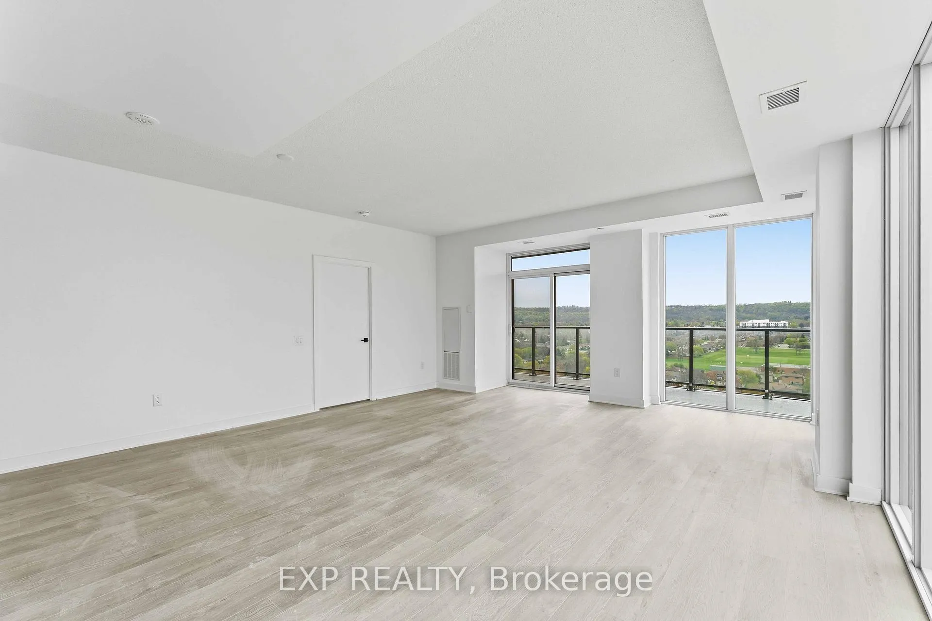 Photo 8 of Unit 1306, 2782 Barton Street E, Hamilton, Riverdale — HOMEH