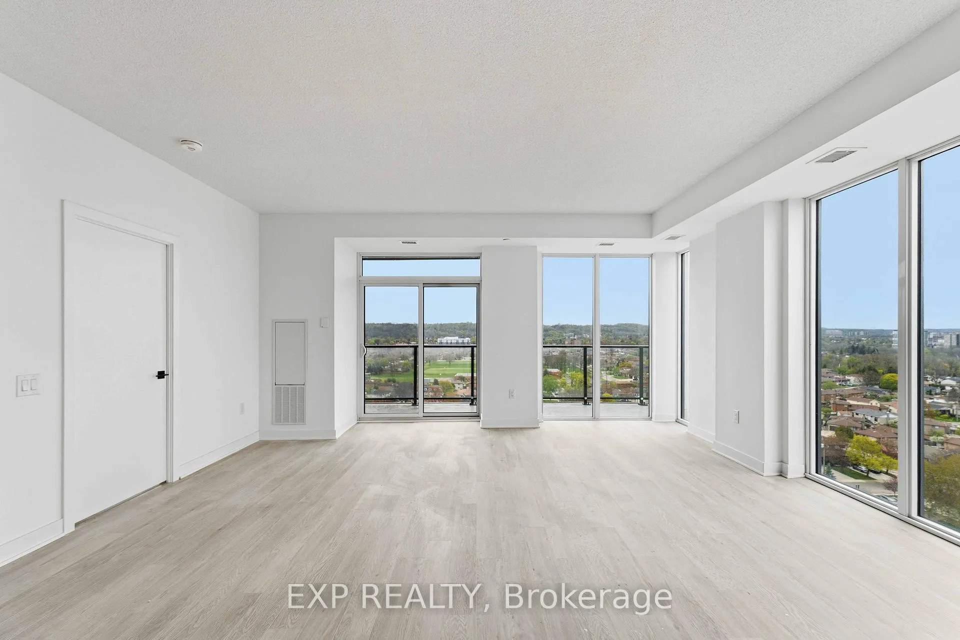 Photo 9 of Unit 1306, 2782 Barton Street E, Hamilton, Riverdale — HOMEH