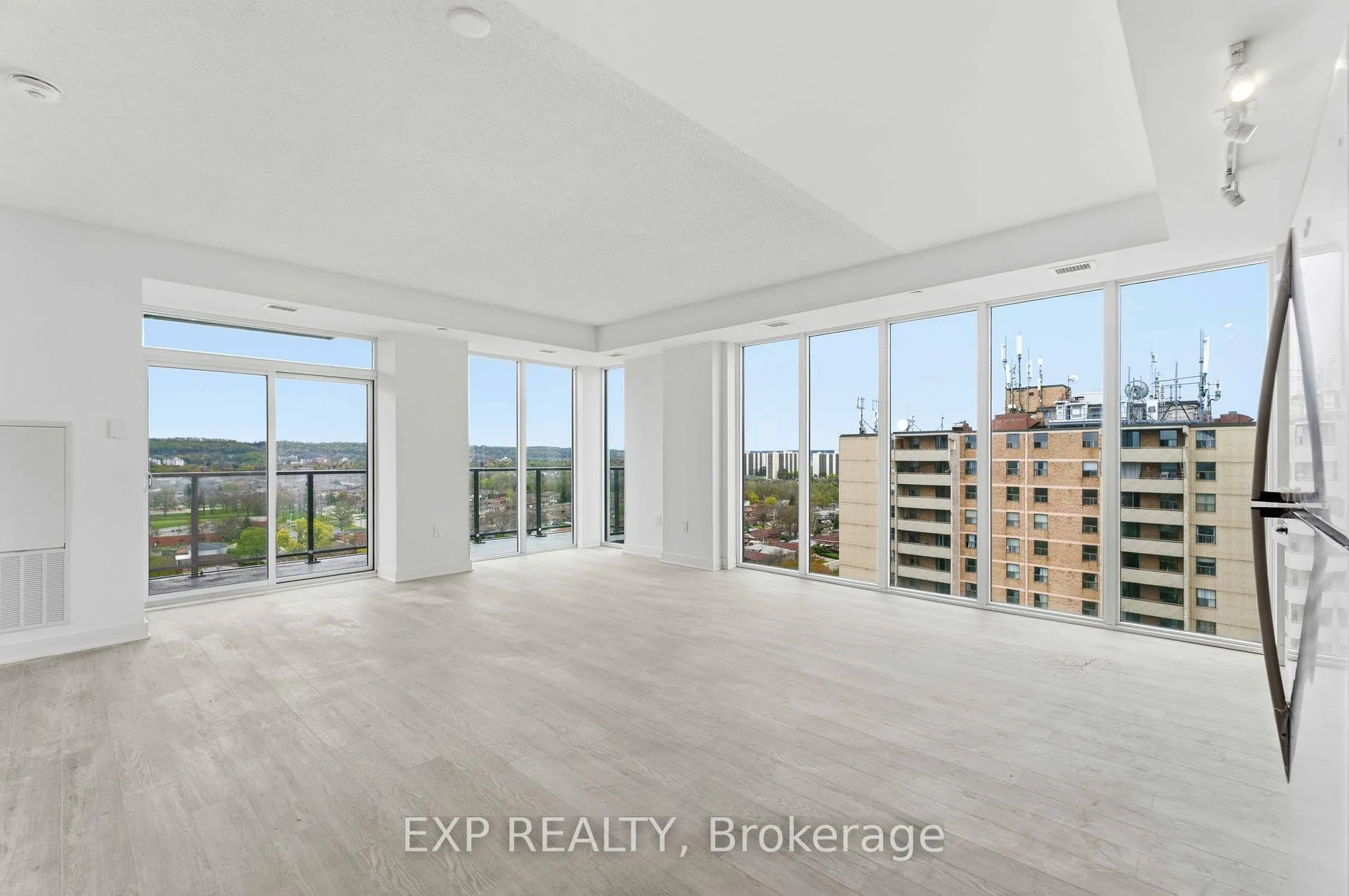 Photo 10 of Unit 1306, 2782 Barton Street E, Hamilton, Riverdale — HOMEH