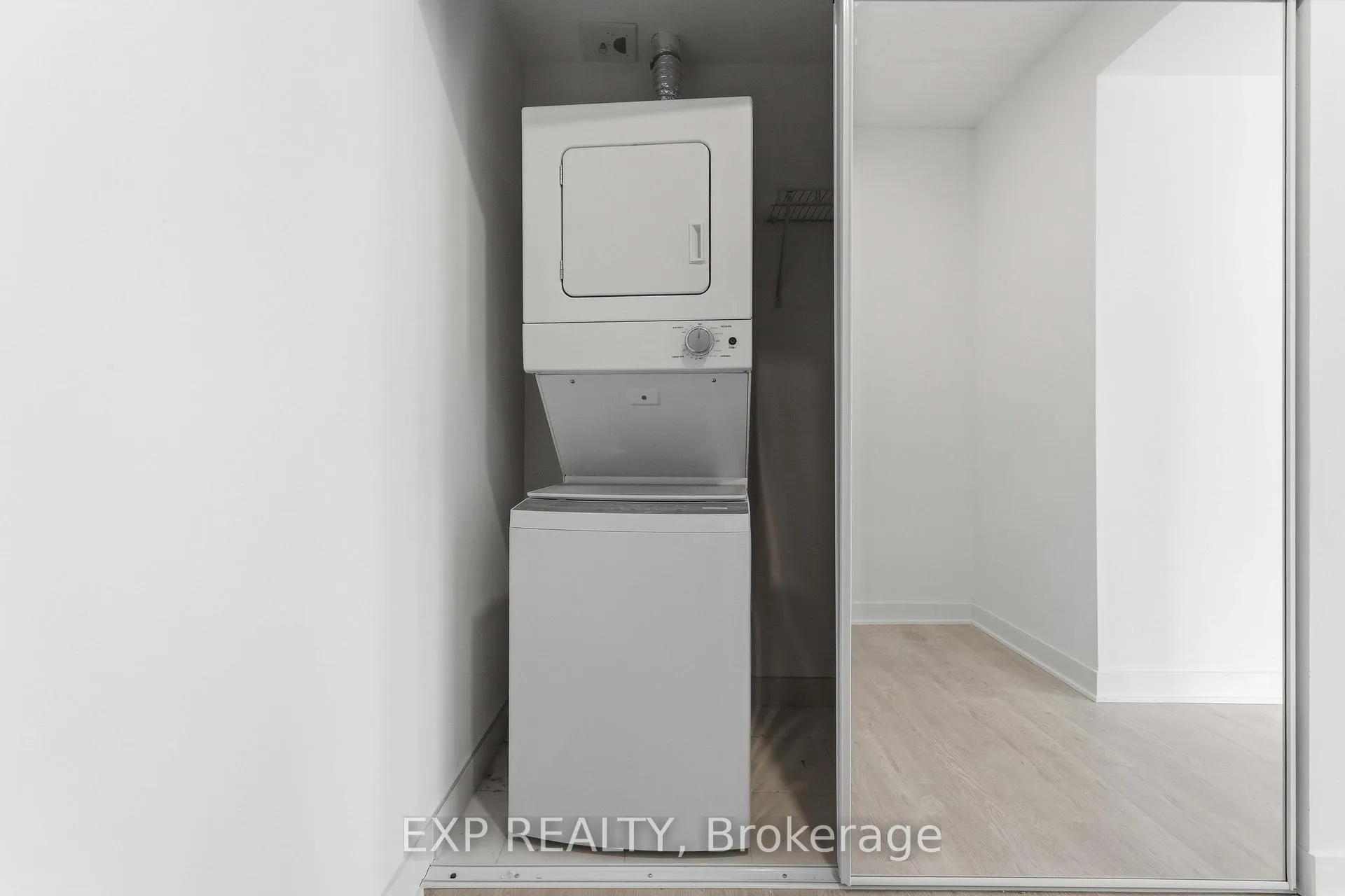 Photo 12 of Unit 1306, 2782 Barton Street E, Hamilton, Riverdale — HOMEH