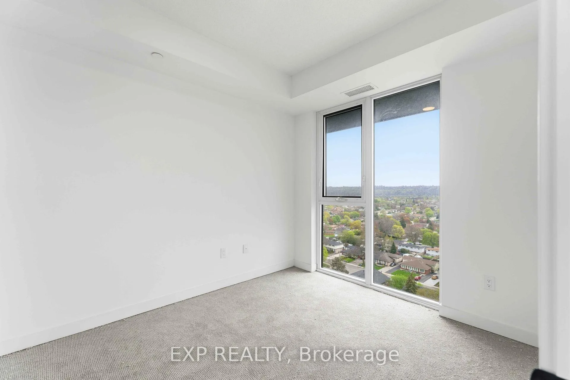 Photo 16 of Unit 1306, 2782 Barton Street E, Hamilton, Riverdale — HOMEH