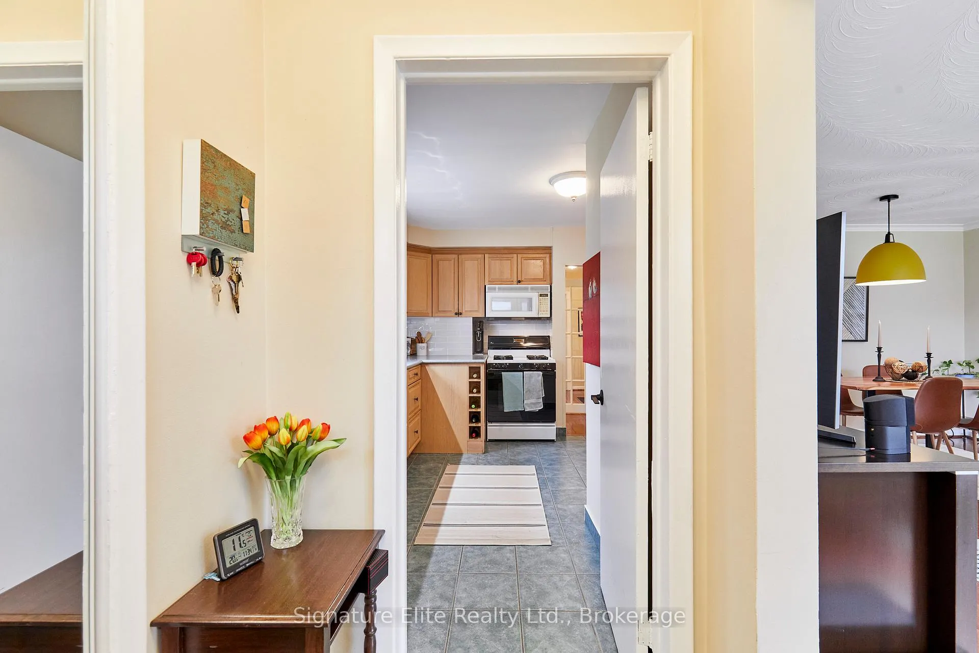 Photo 13 of 135 Toynbee Trail, Scarborough, Guildwood — HOMEH