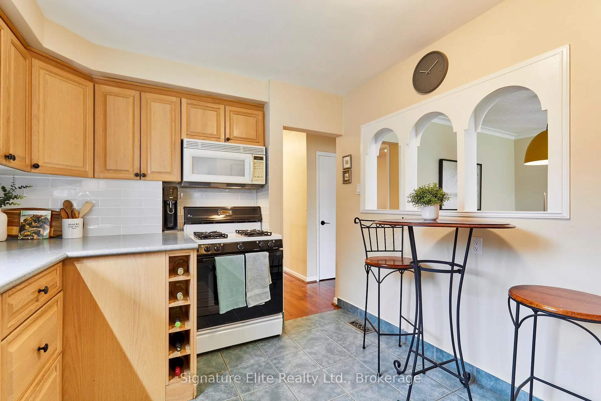 Photo 16 of 135 Toynbee Trail, Scarborough, Guildwood — HOMEH