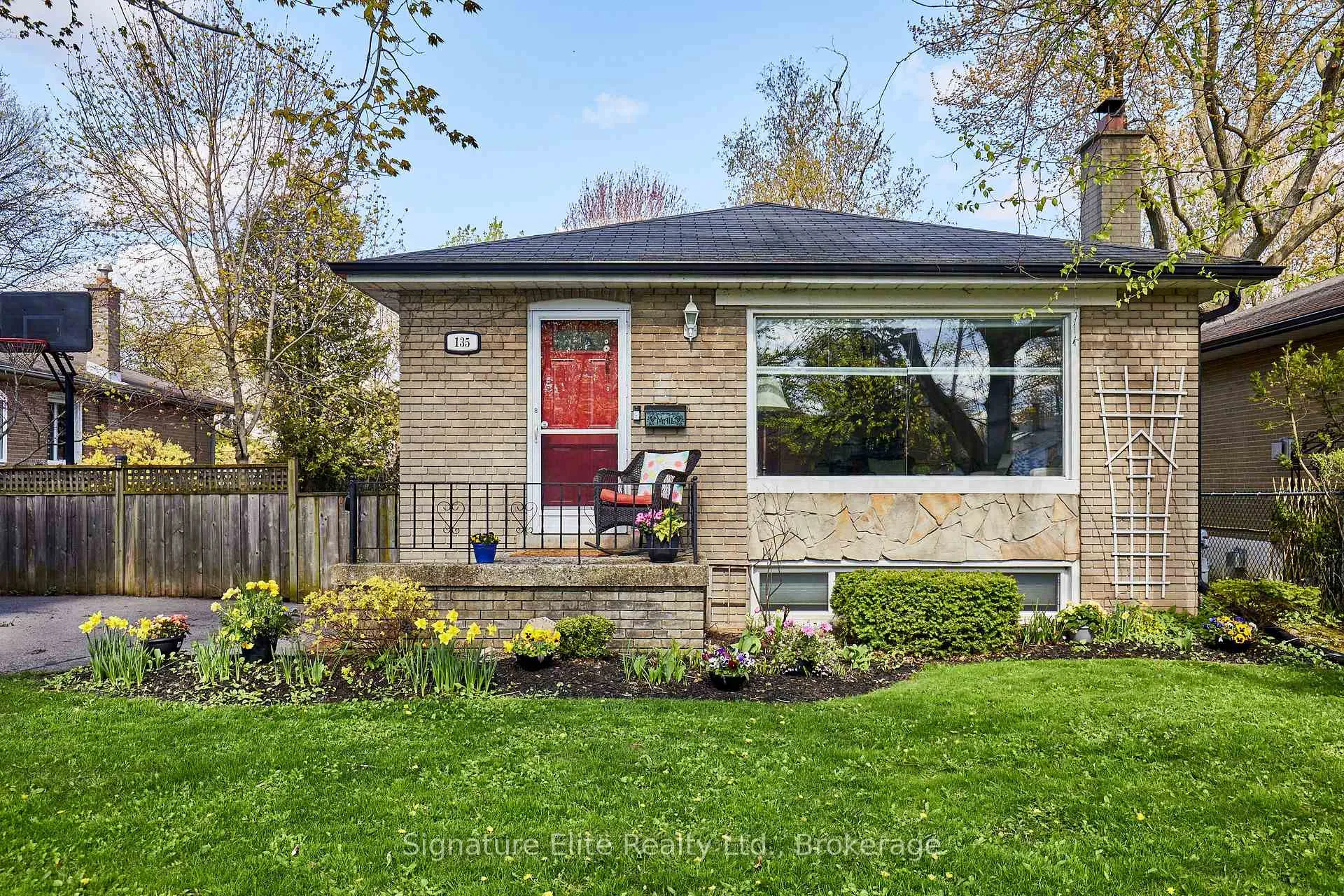Photo 38 of 135 Toynbee Trail, Scarborough, Guildwood — HOMEH