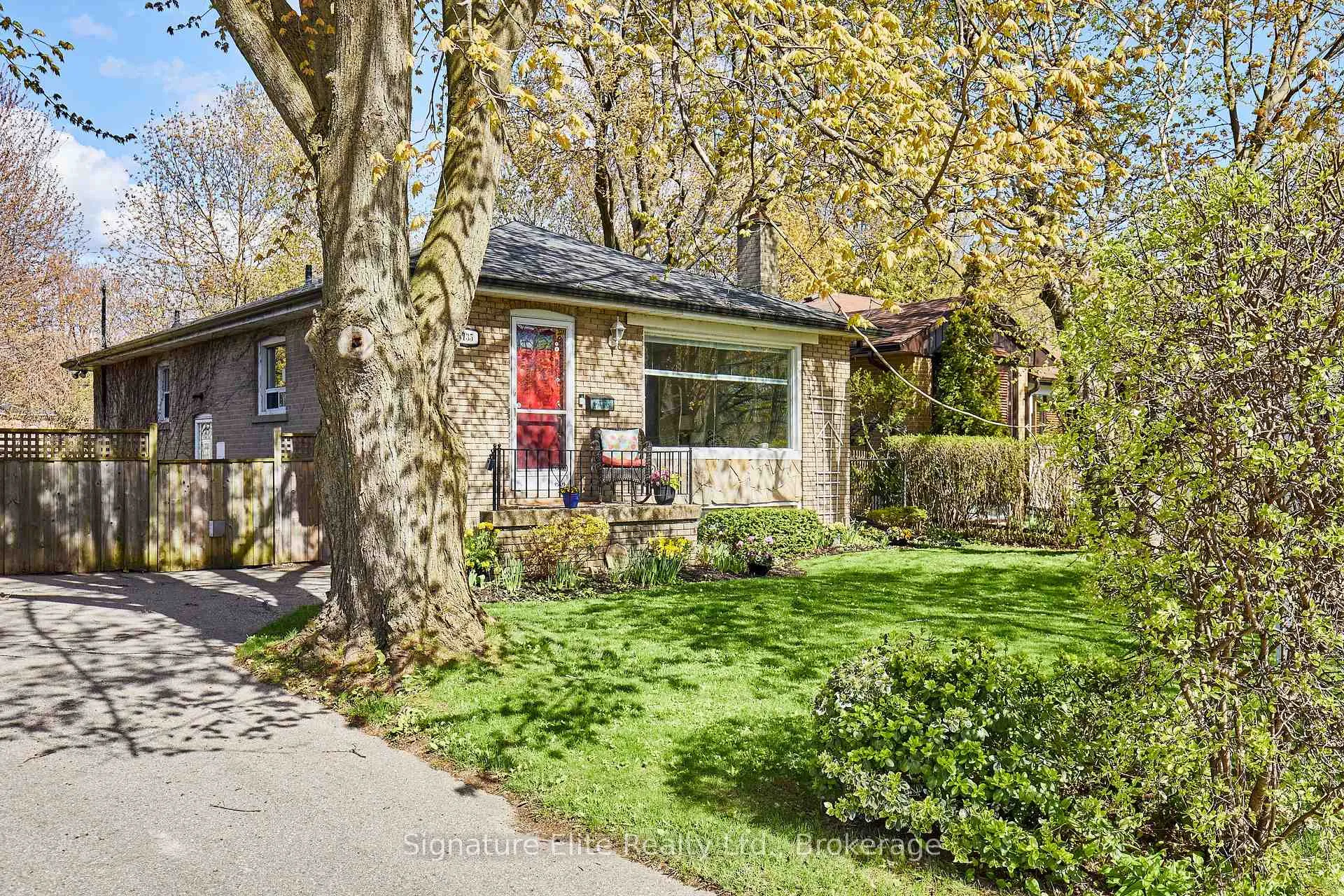 Photo 1 of 135 Toynbee Trail, Scarborough, Guildwood — HOMEH