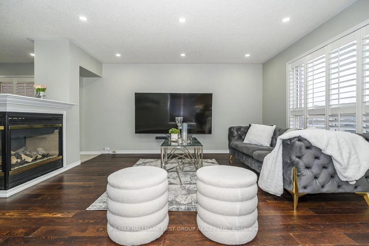 Photo 9 of 23 Durling Rock Street, Ajax, Northeast Ajax — HOMEH