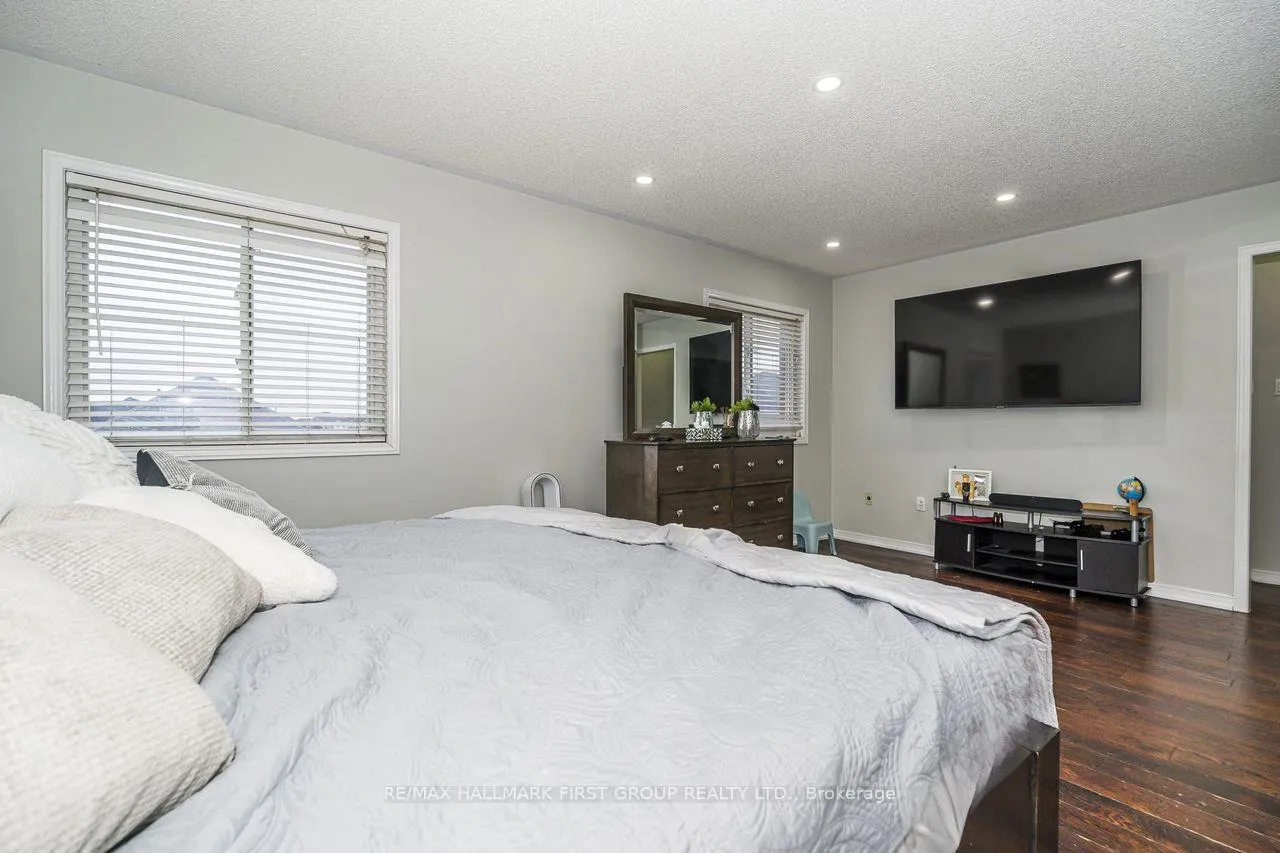 Photo 20 of 23 Durling Rock Street, Ajax, Northeast Ajax — HOMEH