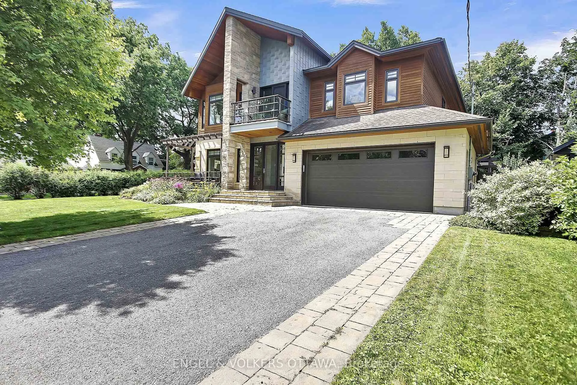 Photo 3 of 592 Brierwood Avenue, Ottawa, McKellar/Highland — HOMEH