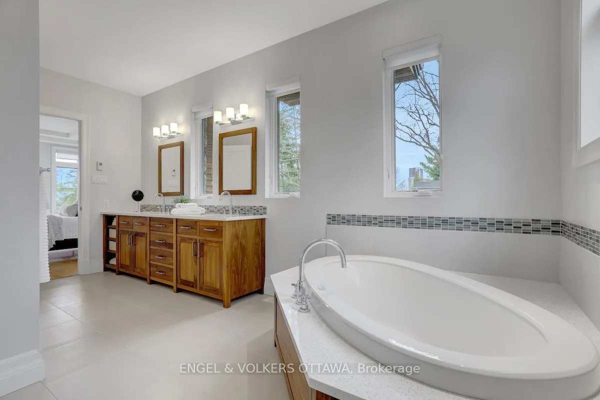 Photo 33 of 592 Brierwood Avenue, Ottawa, McKellar/Highland — HOMEH