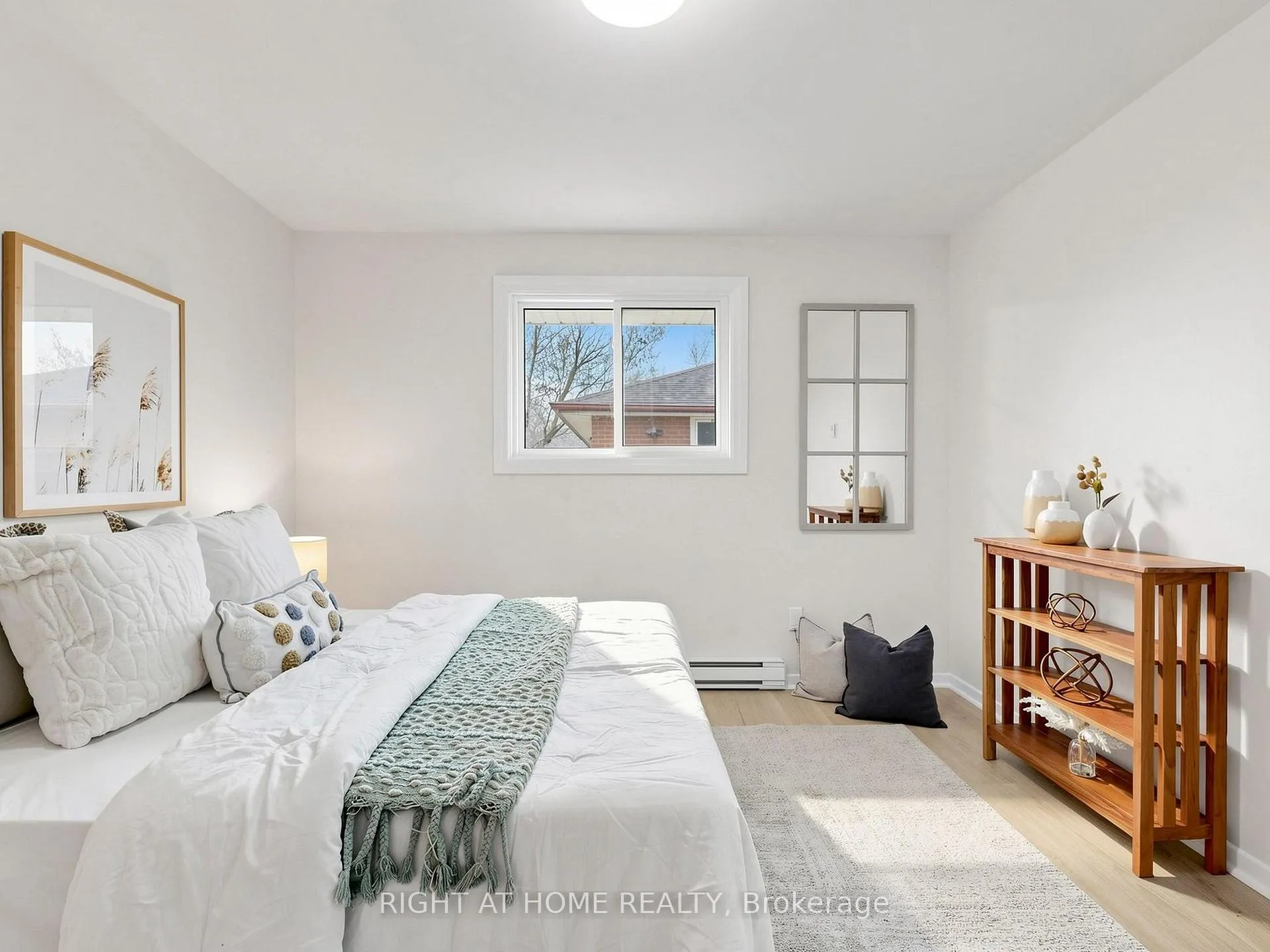 Photo 8 of 345 Dwight Avenue, Oshawa, Lakeview — HOMEH