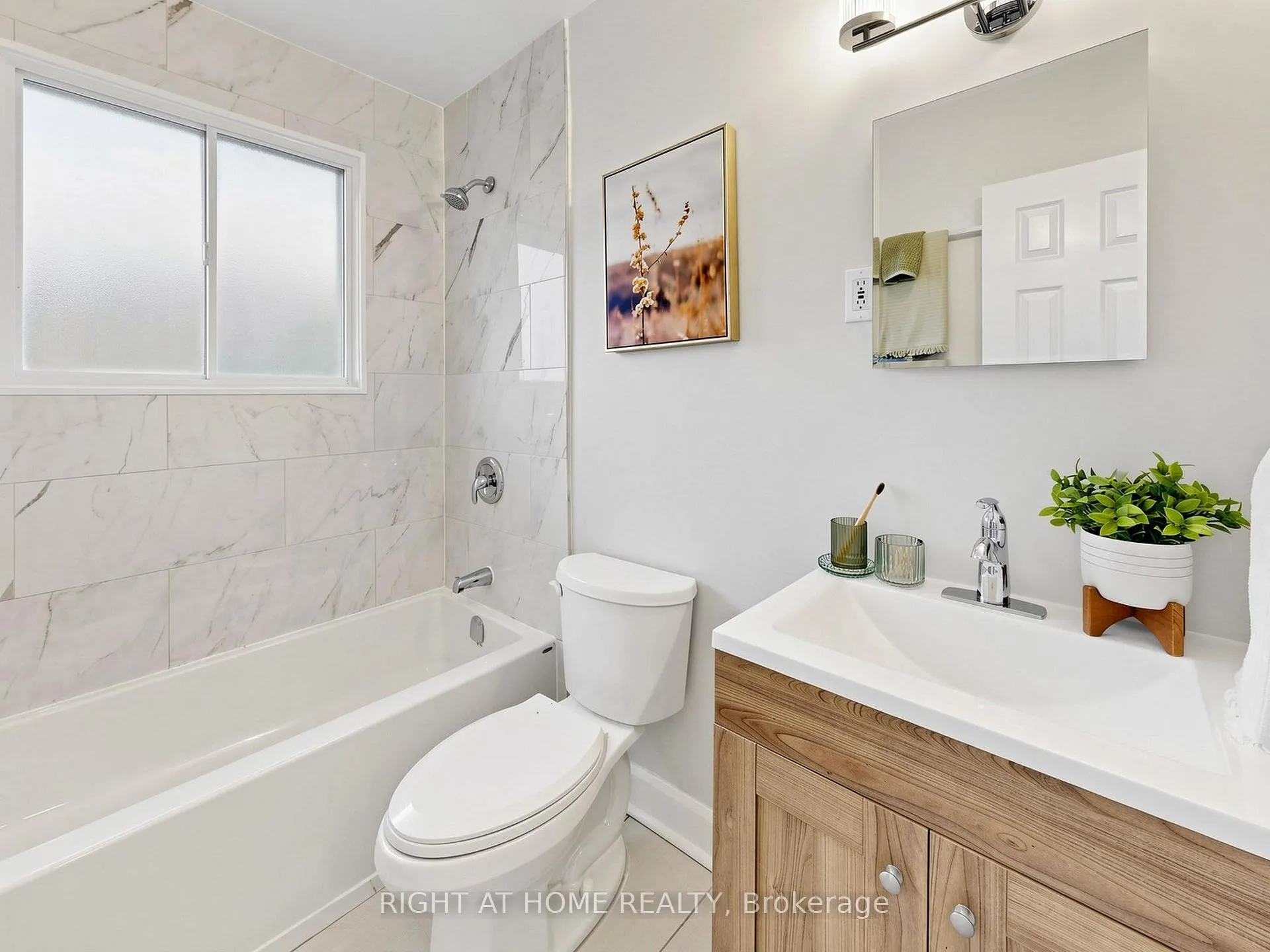 Photo 9 of 345 Dwight Avenue, Oshawa, Lakeview — HOMEH