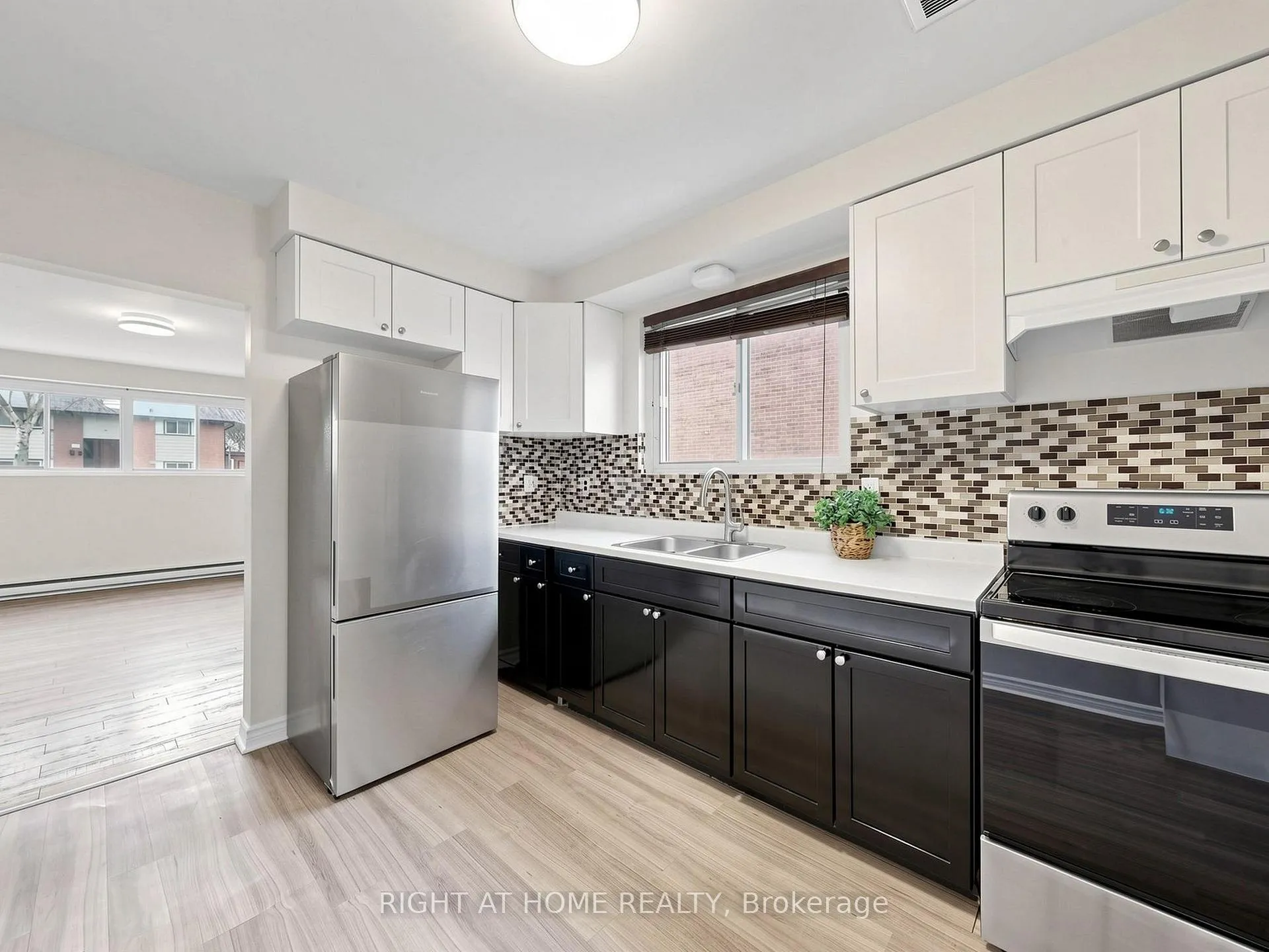Photo 14 of 345 Dwight Avenue, Oshawa, Lakeview — HOMEH