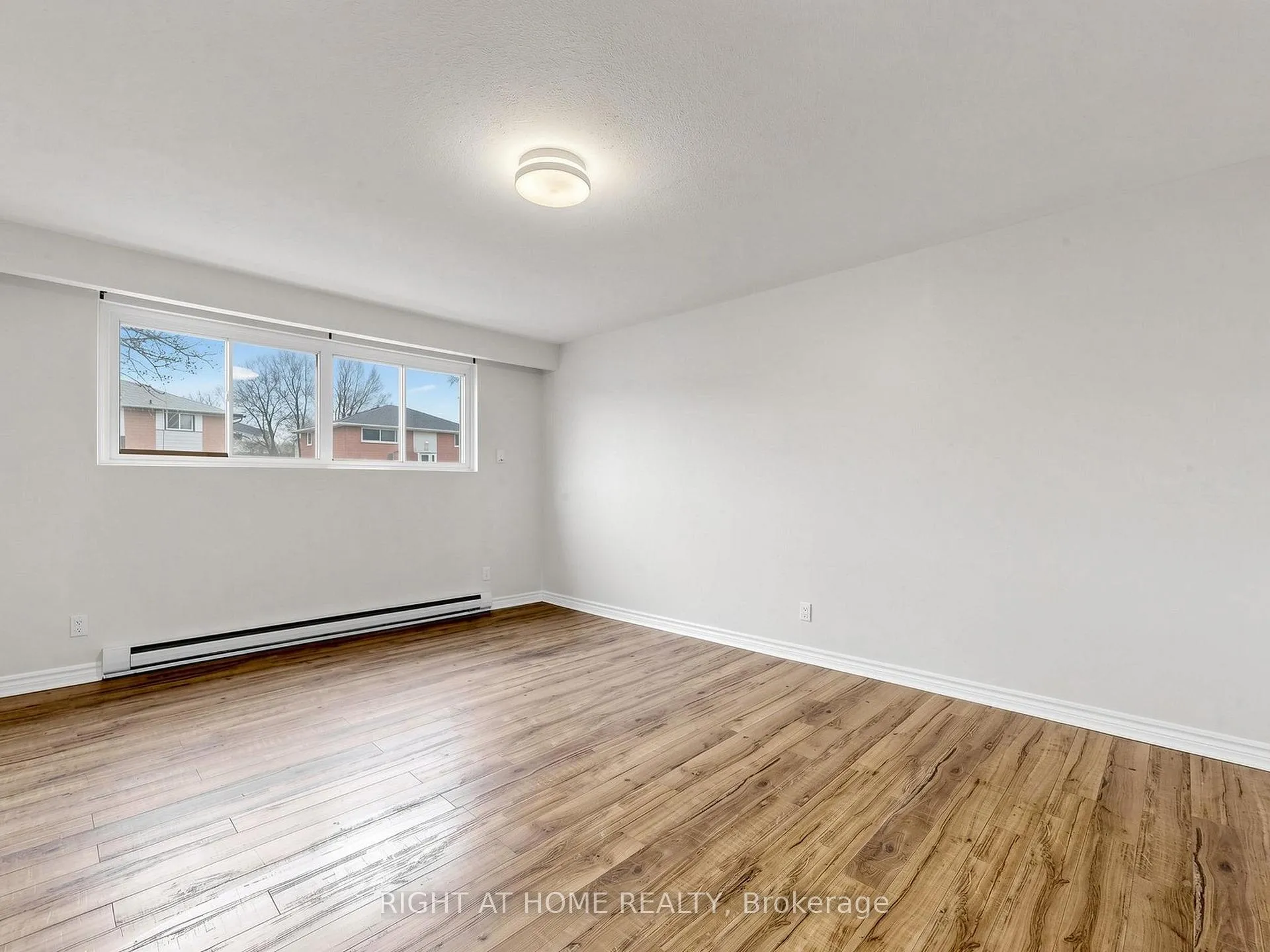 Photo 16 of 345 Dwight Avenue, Oshawa, Lakeview — HOMEH
