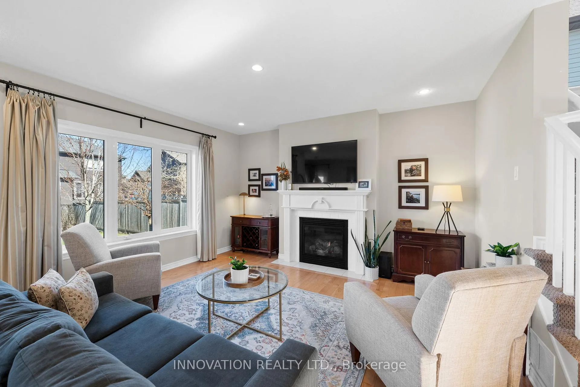 Photo 4 of 122 Corndav Way, Ottawa, Richmond — HOMEH