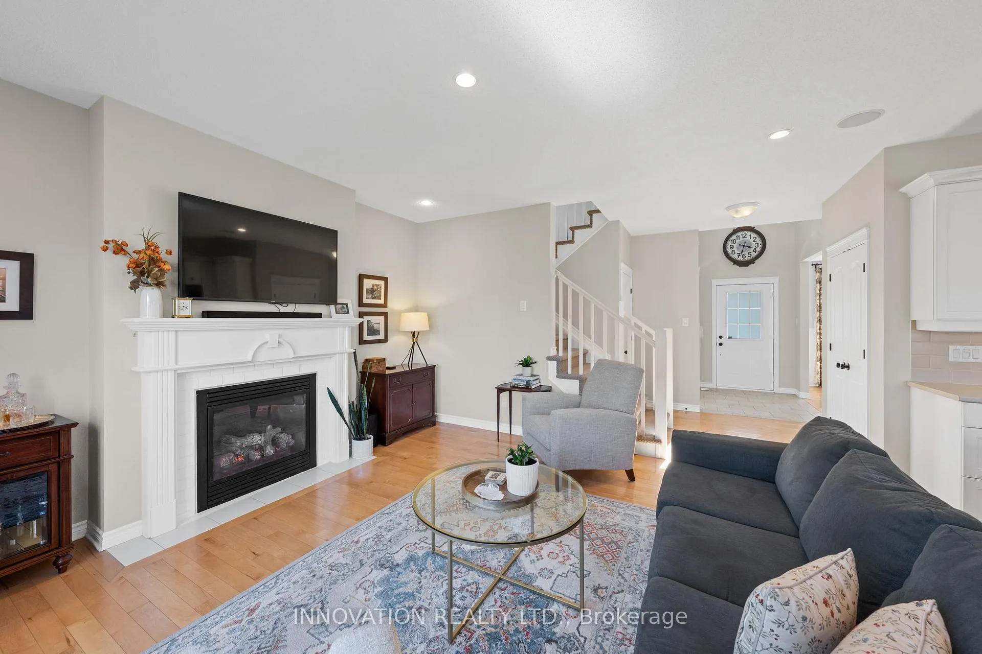 Photo 5 of 122 Corndav Way, Ottawa, Richmond — HOMEH