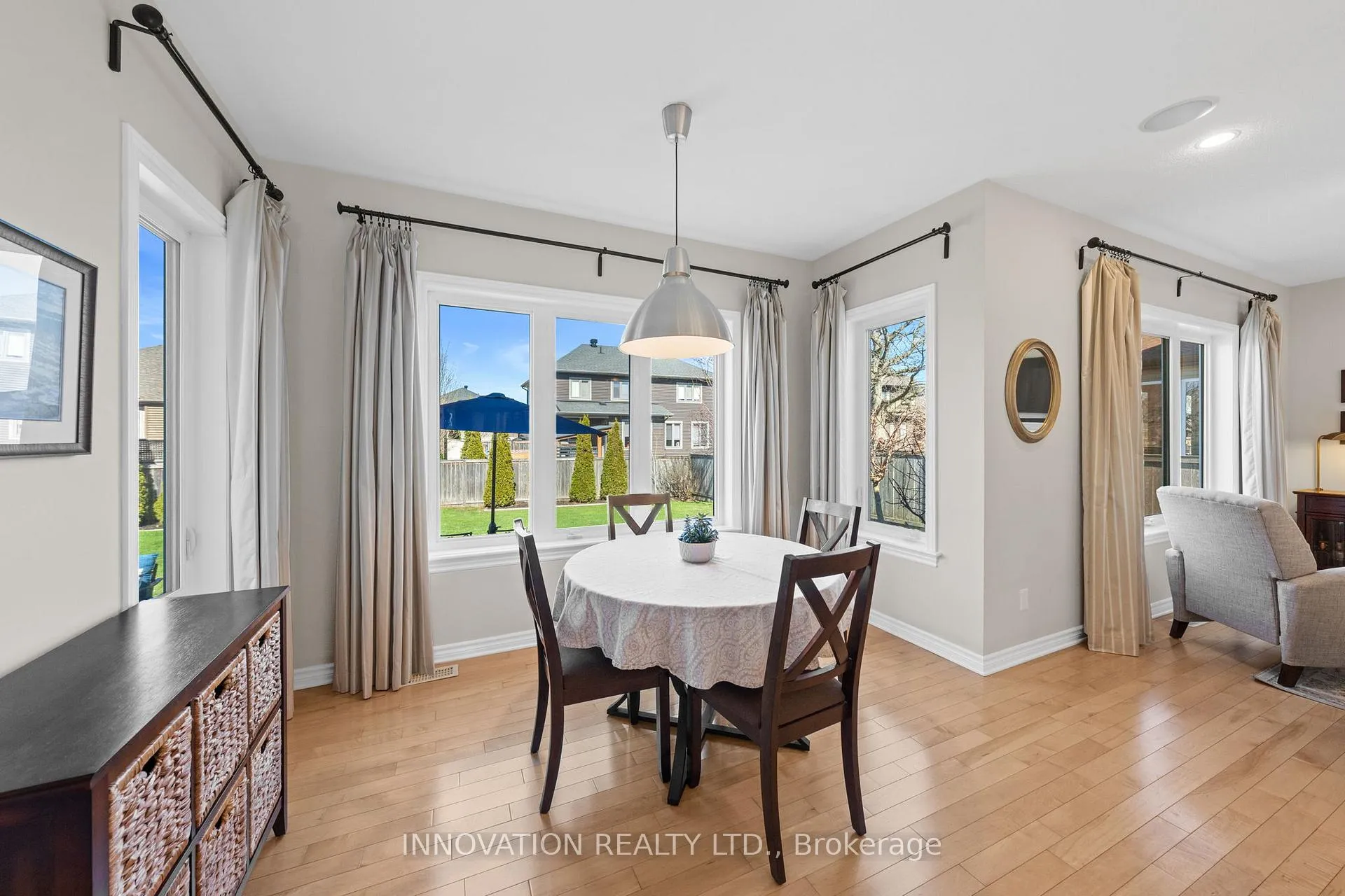 Photo 9 of 122 Corndav Way, Ottawa, Richmond — HOMEH