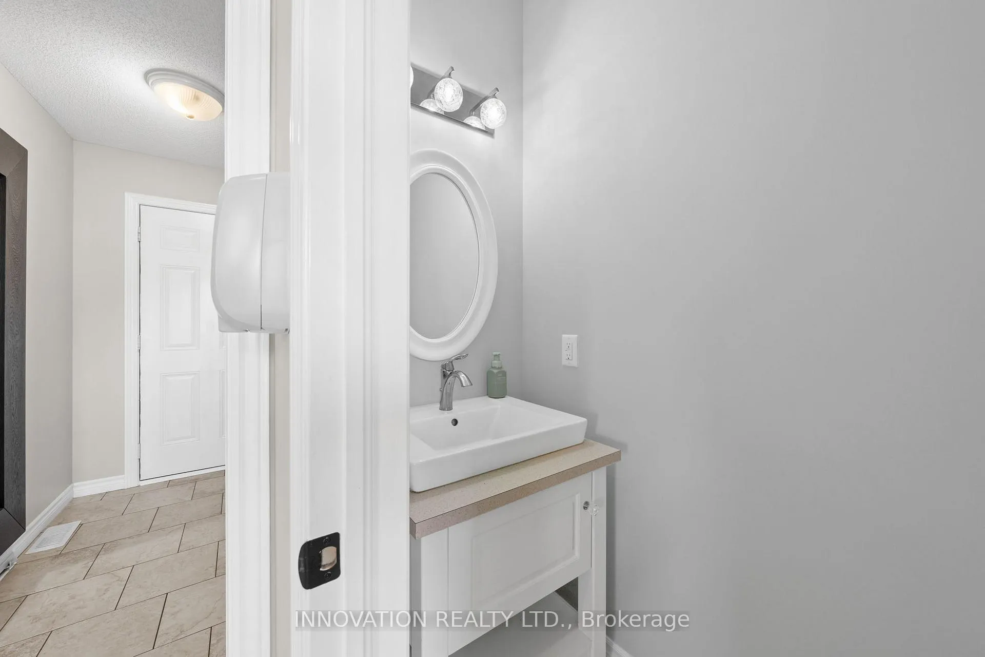 Photo 14 of 122 Corndav Way, Ottawa, Richmond — HOMEH