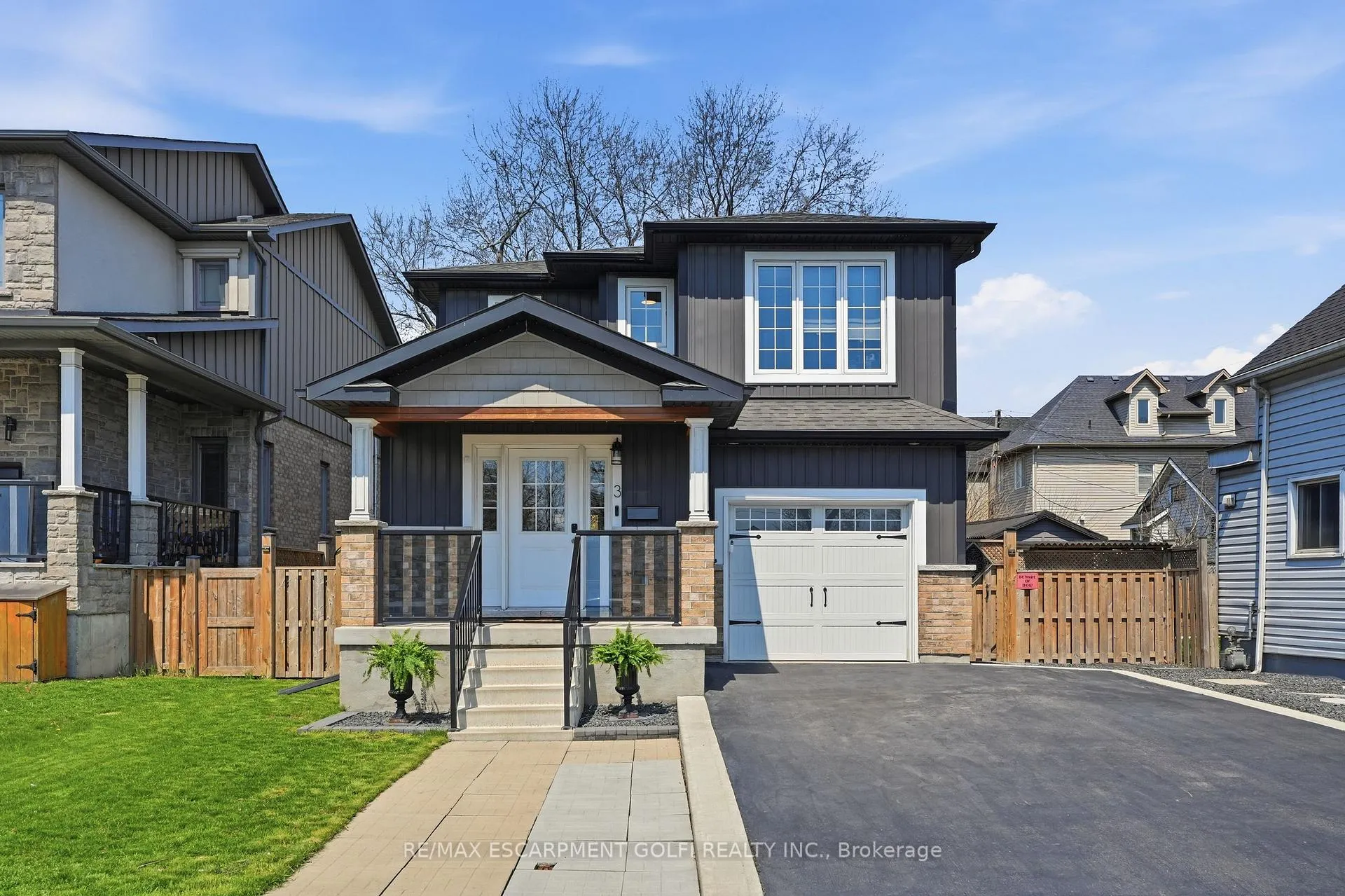 Photo 1 of 3 Rembe Avenue, Hamilton, Hamilton Beach — HOMEH