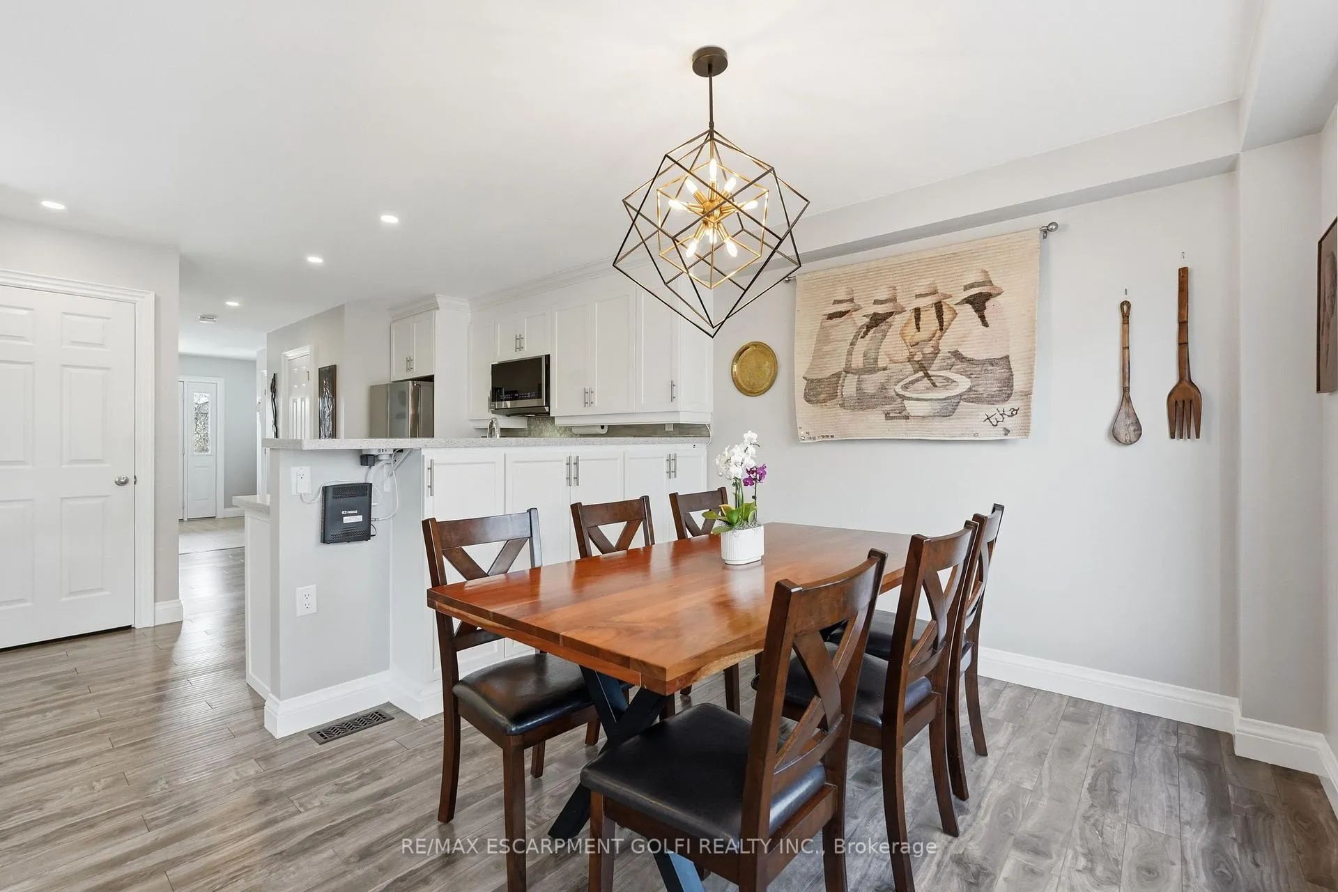 Photo 8 of 3 Rembe Avenue, Hamilton, Hamilton Beach — HOMEH