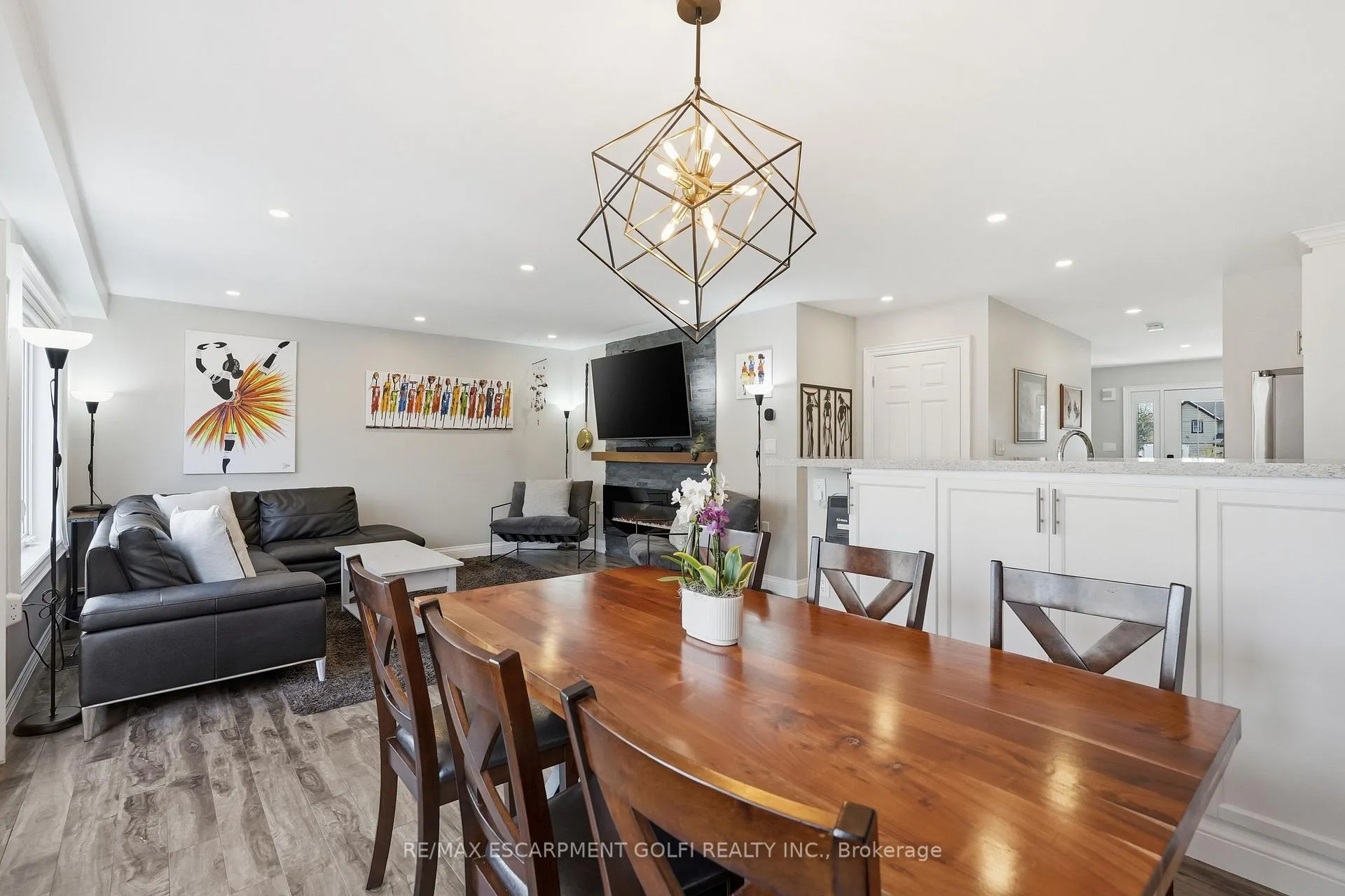 Photo 9 of 3 Rembe Avenue, Hamilton, Hamilton Beach — HOMEH