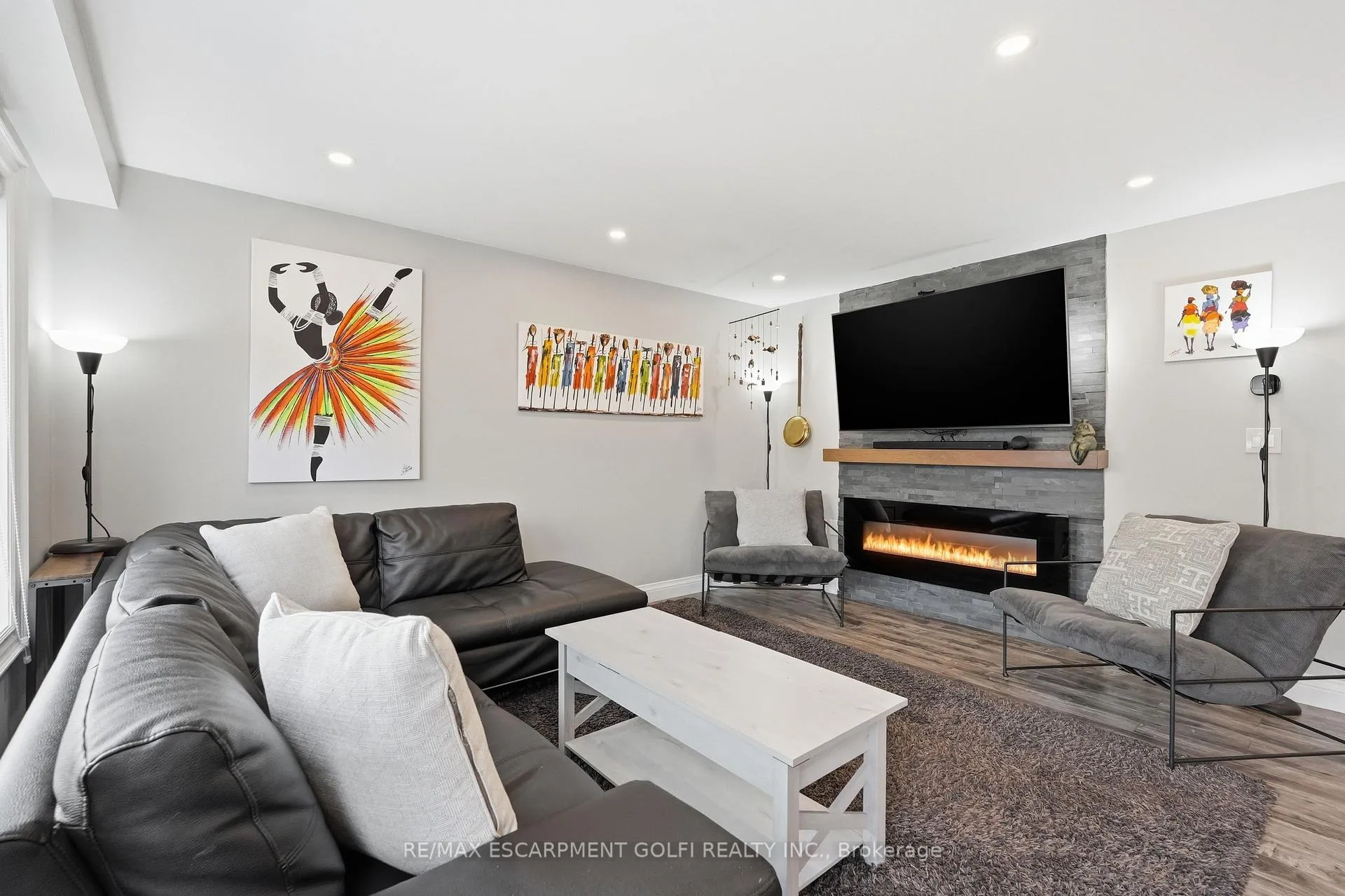 Photo 10 of 3 Rembe Avenue, Hamilton, Hamilton Beach — HOMEH