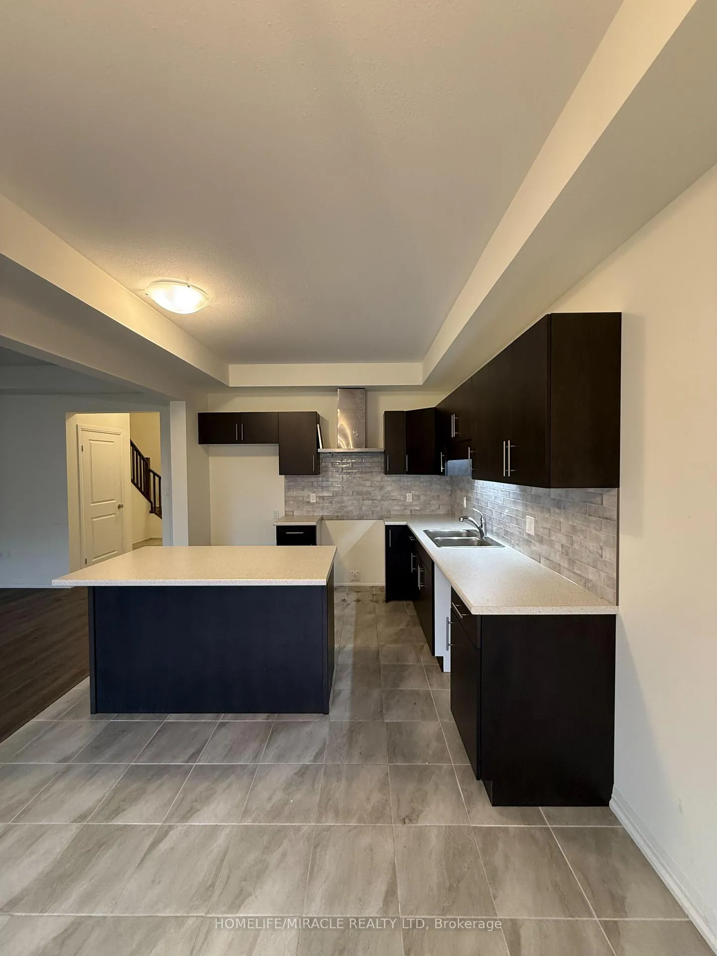 Photo 10 of 72 Samuel Avenue, Pelham, Fonthill — HOMEH